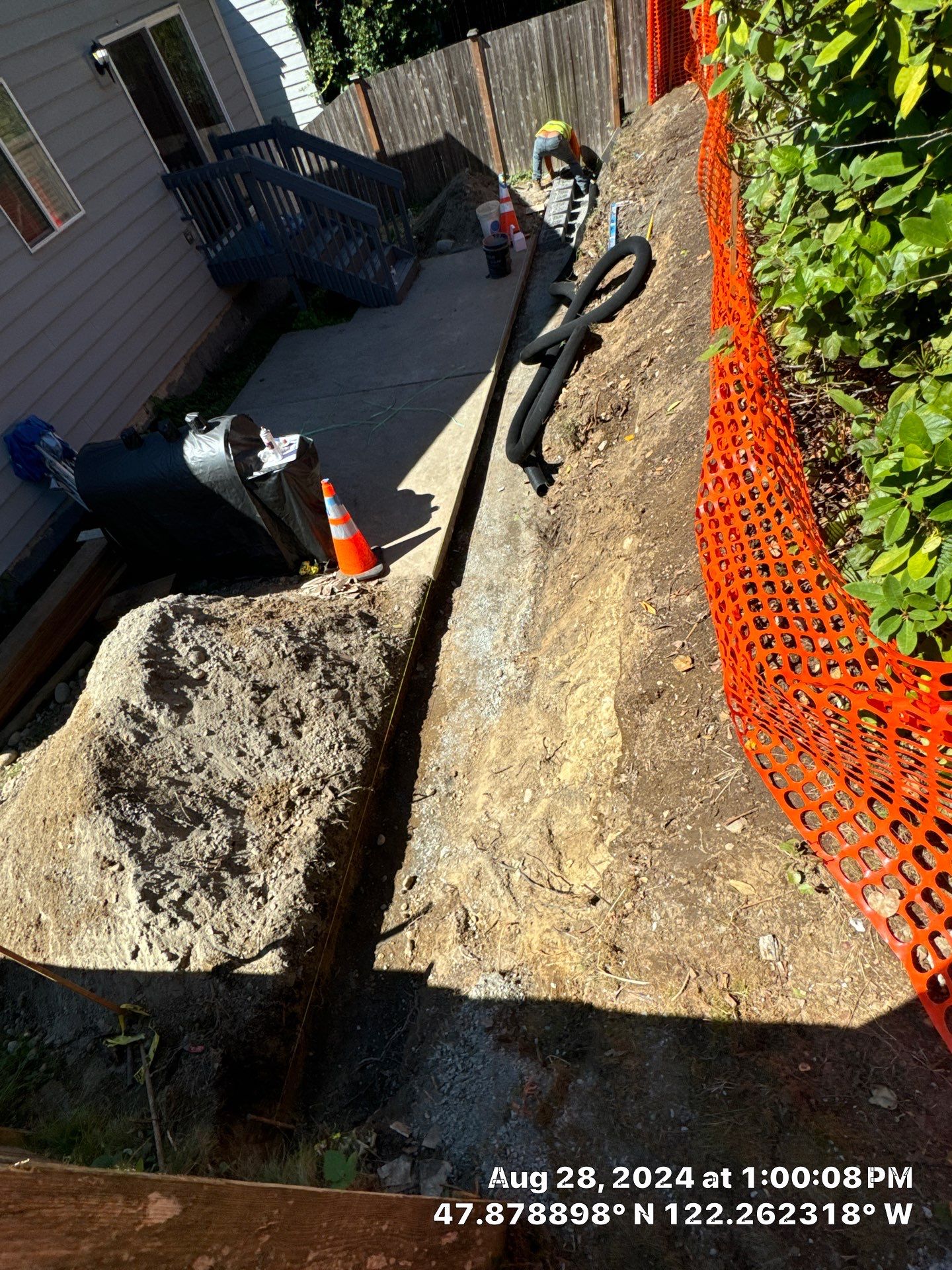 Jireh Outdoor Projects | Retaining Wall & Fence Build by Jireh Asphalt & Concrete Inc 