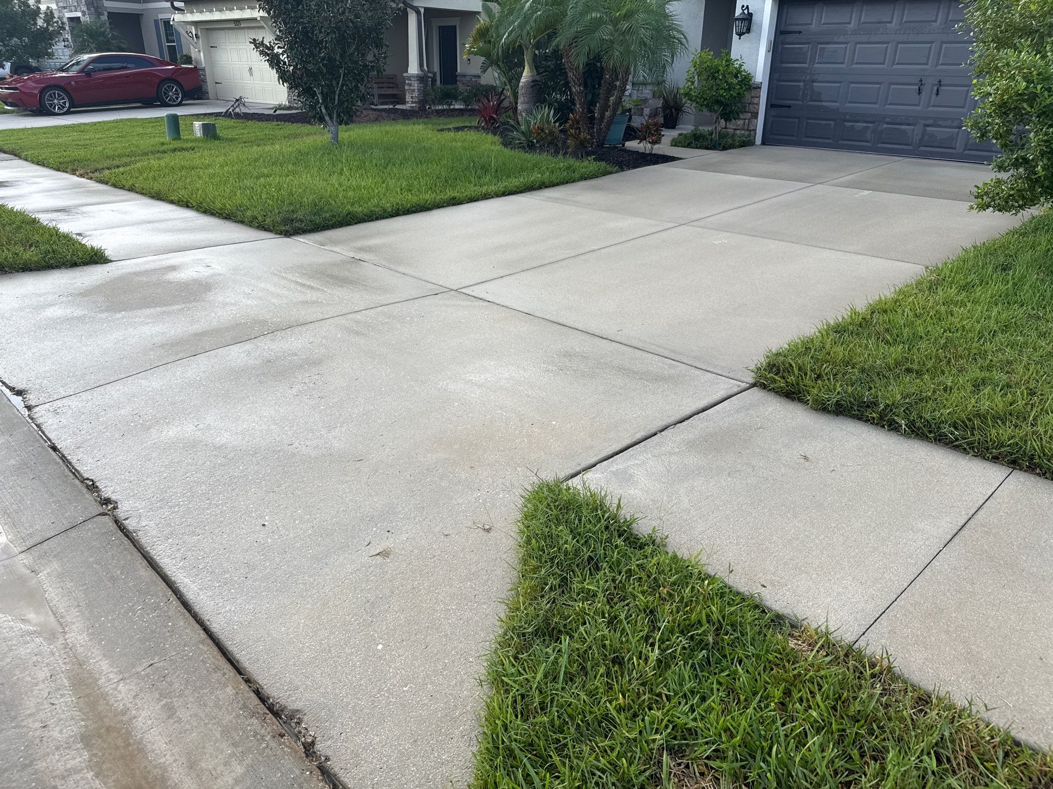 Concrete Driveway Cleaning Trevesta Palmetto FL by Sunshine AquaWash
