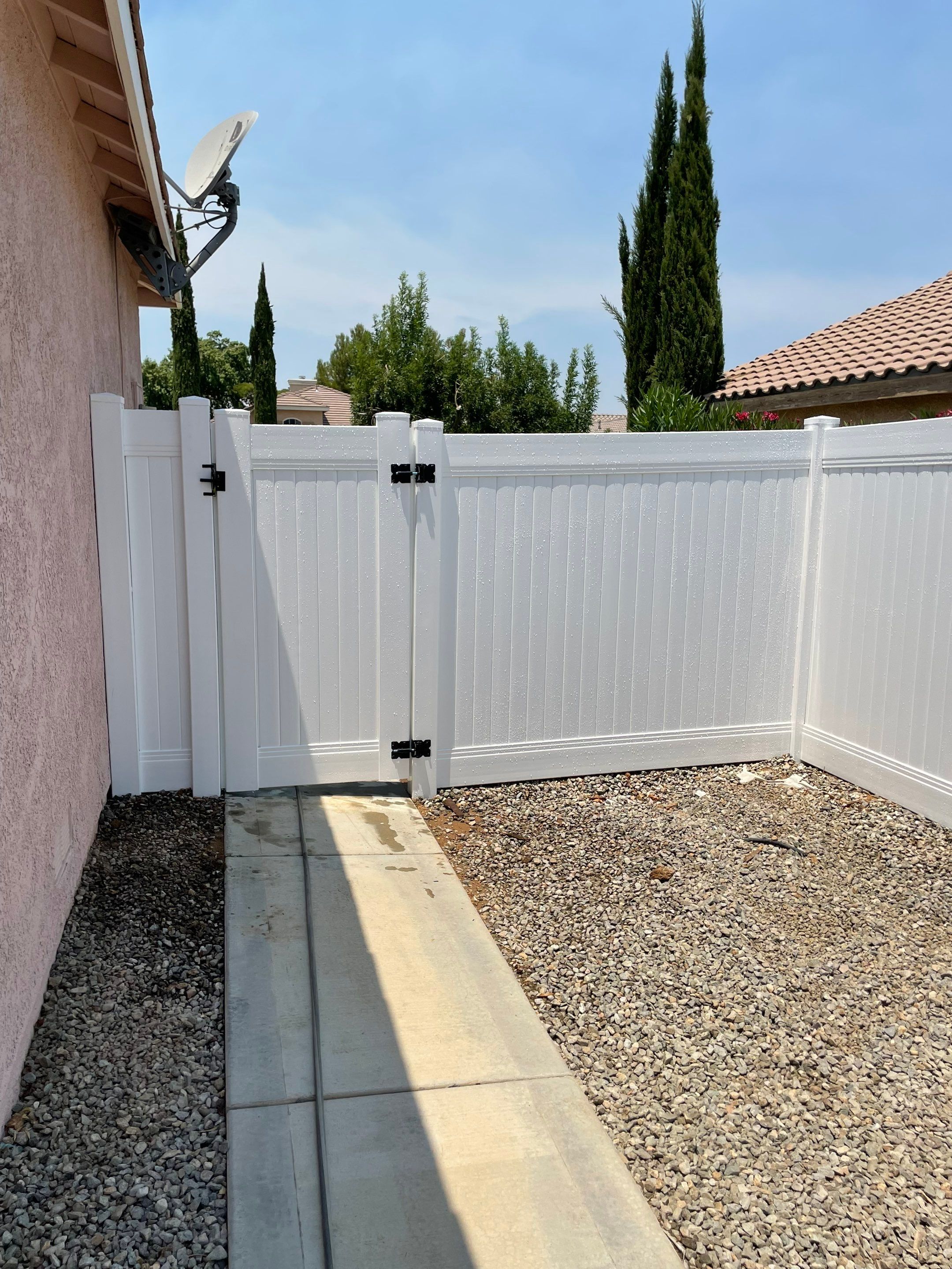 Fence Installation using Vinyl by Fence Guys Inc. 