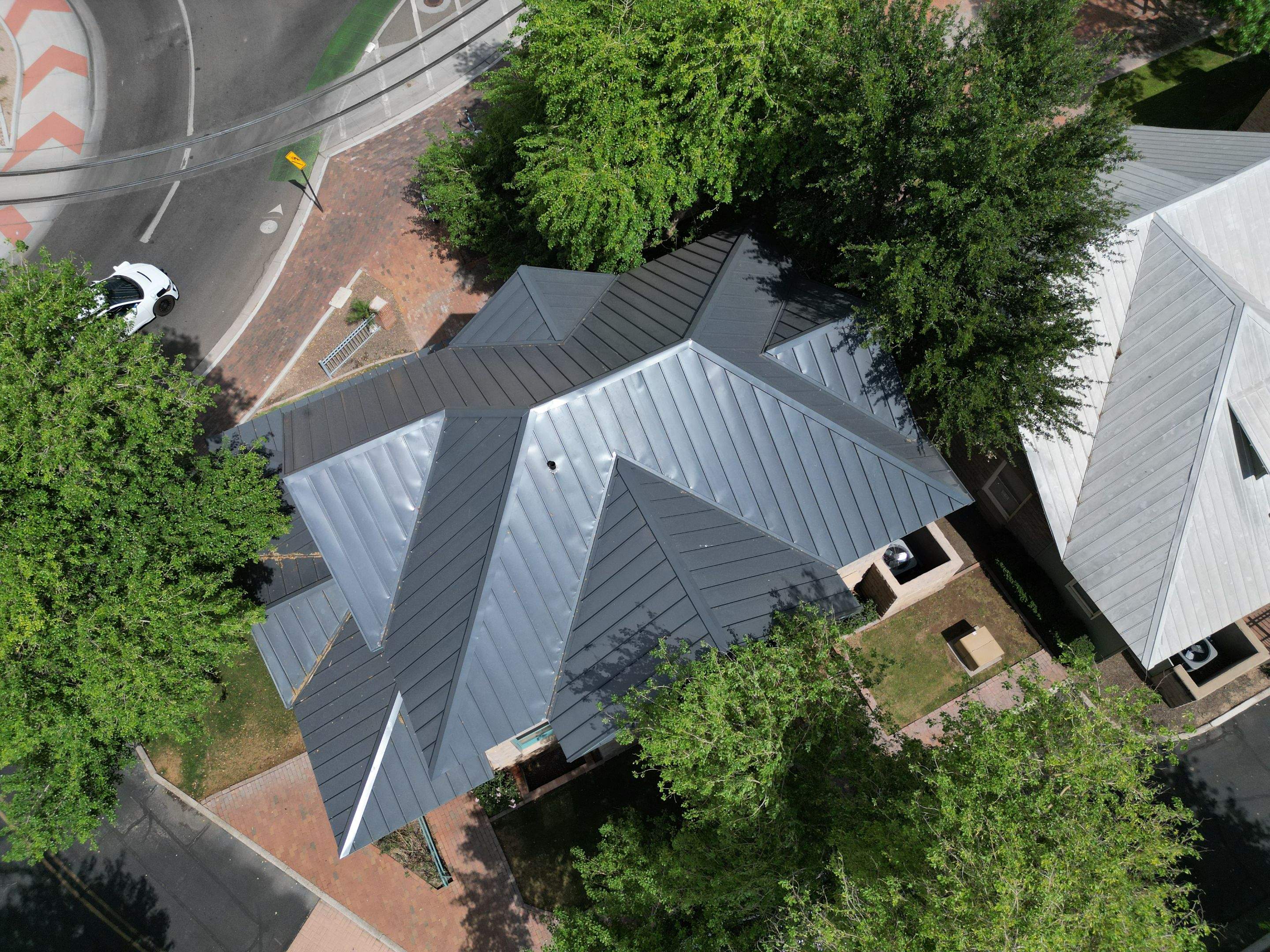 Graphite Gray Standing Seam by Reimagine Roofing