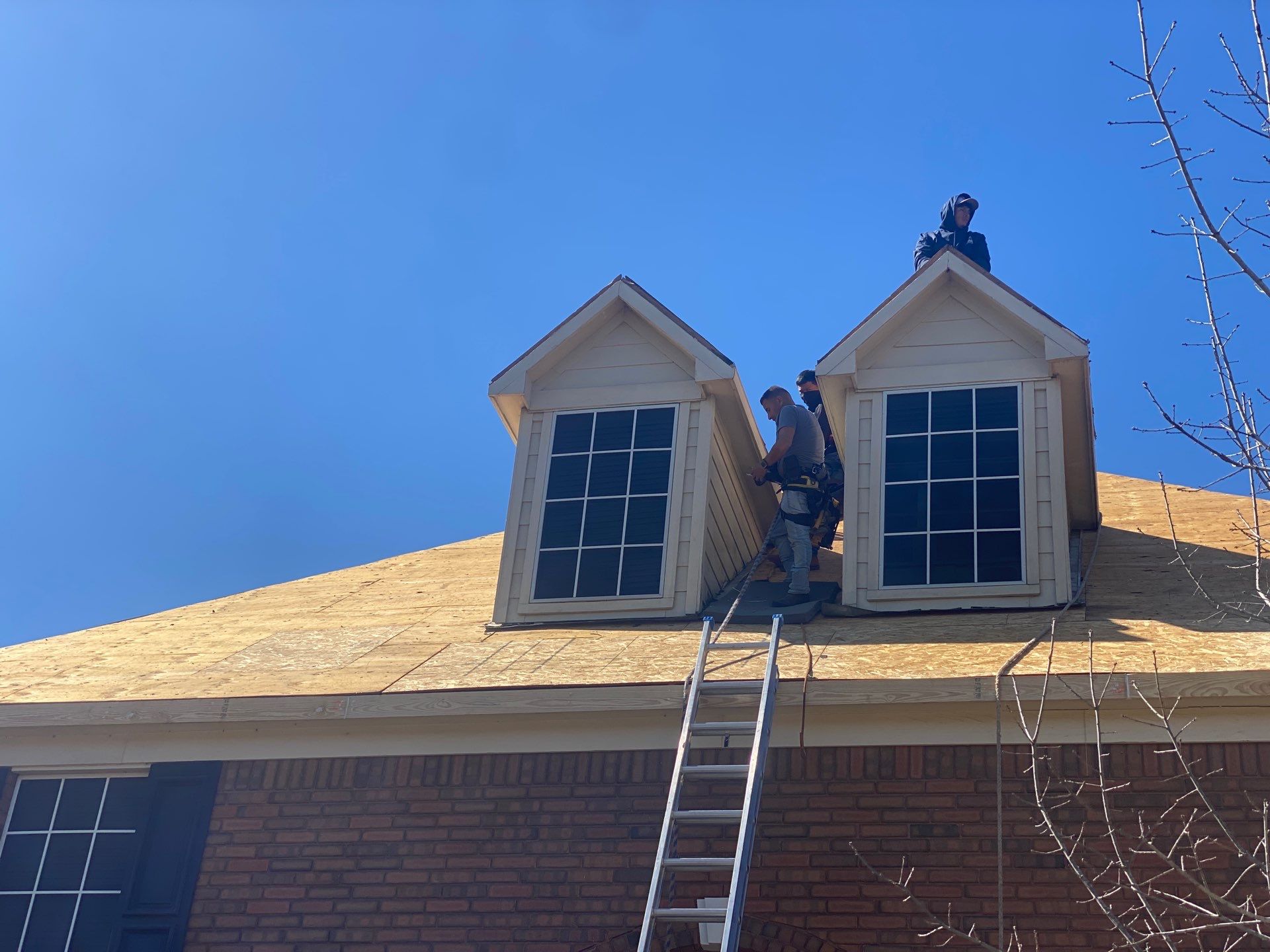 Residential Roofing Installation using Owen's Corning Duration (Lifetime) Shingles by Roof Repair Company