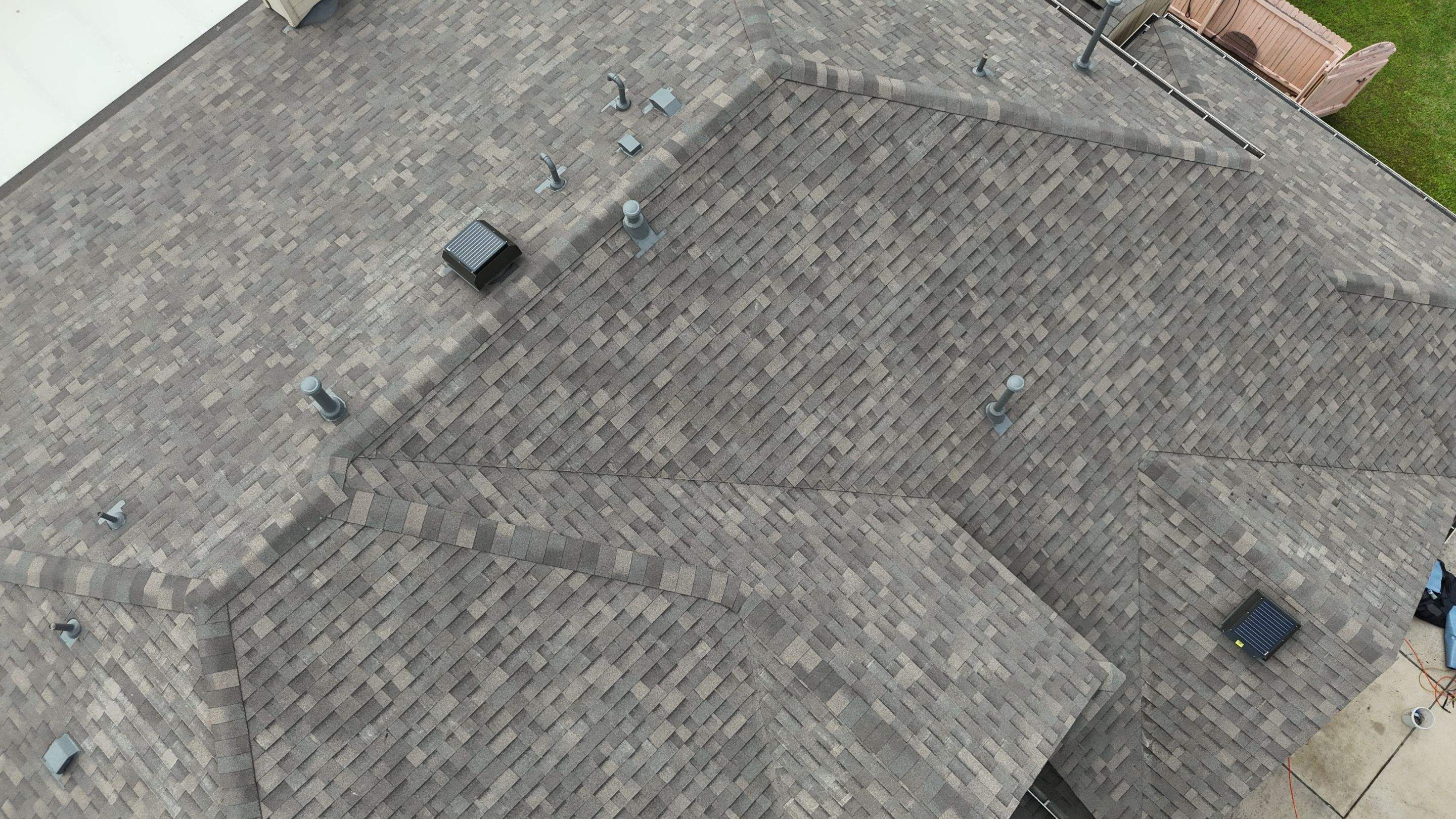 Weathered Wood - Malarkey Vista by RoofsOnly.com