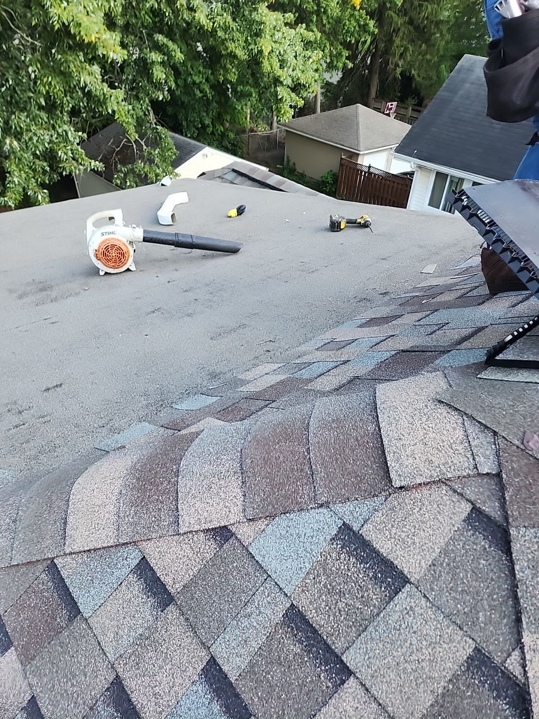 ATLAS PINNACLE COLOR: MAJESTIC SHAKE by Eagle Eye Roofing