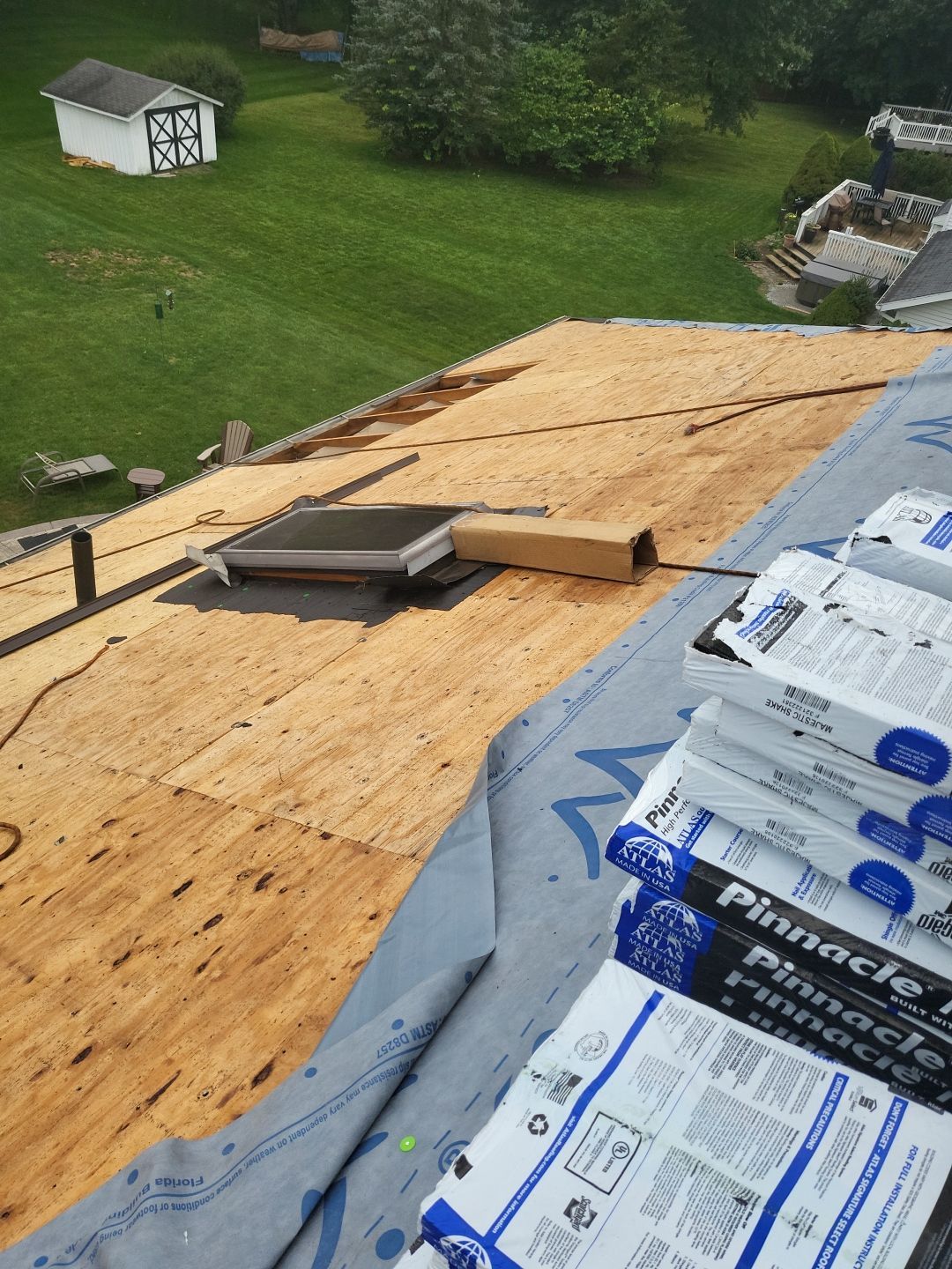 ATLAS PINNACLE COLOR: MAJESTIC SHAKE by Eagle Eye Roofing