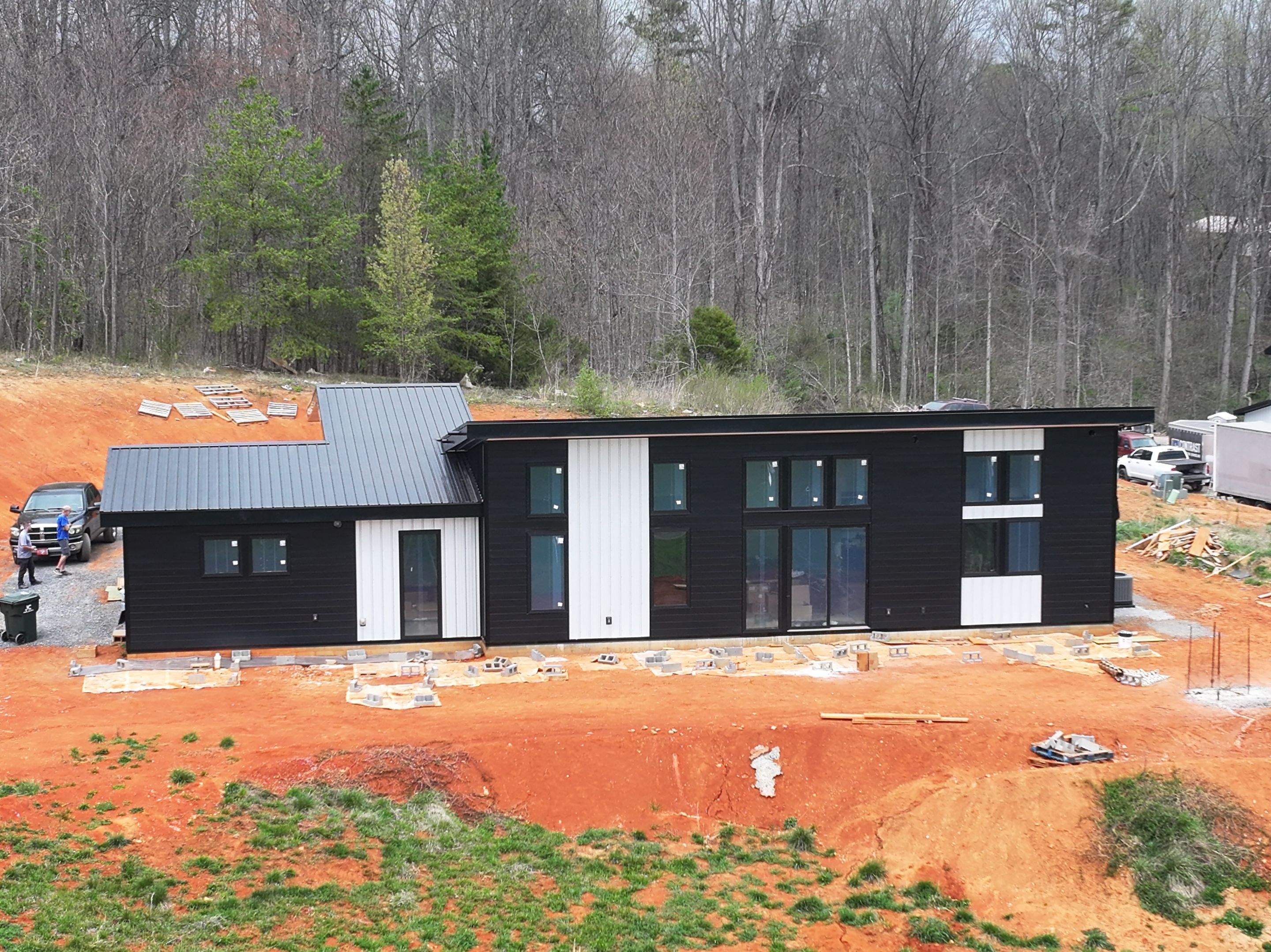 Titus Sr. Residence by Omnia Roofing