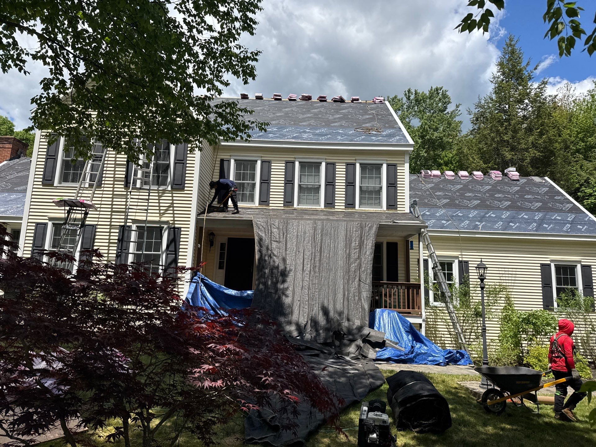 Complete Asphalt Shingle Roof Replacement for Brentwood NH Residence by Compass exteriors