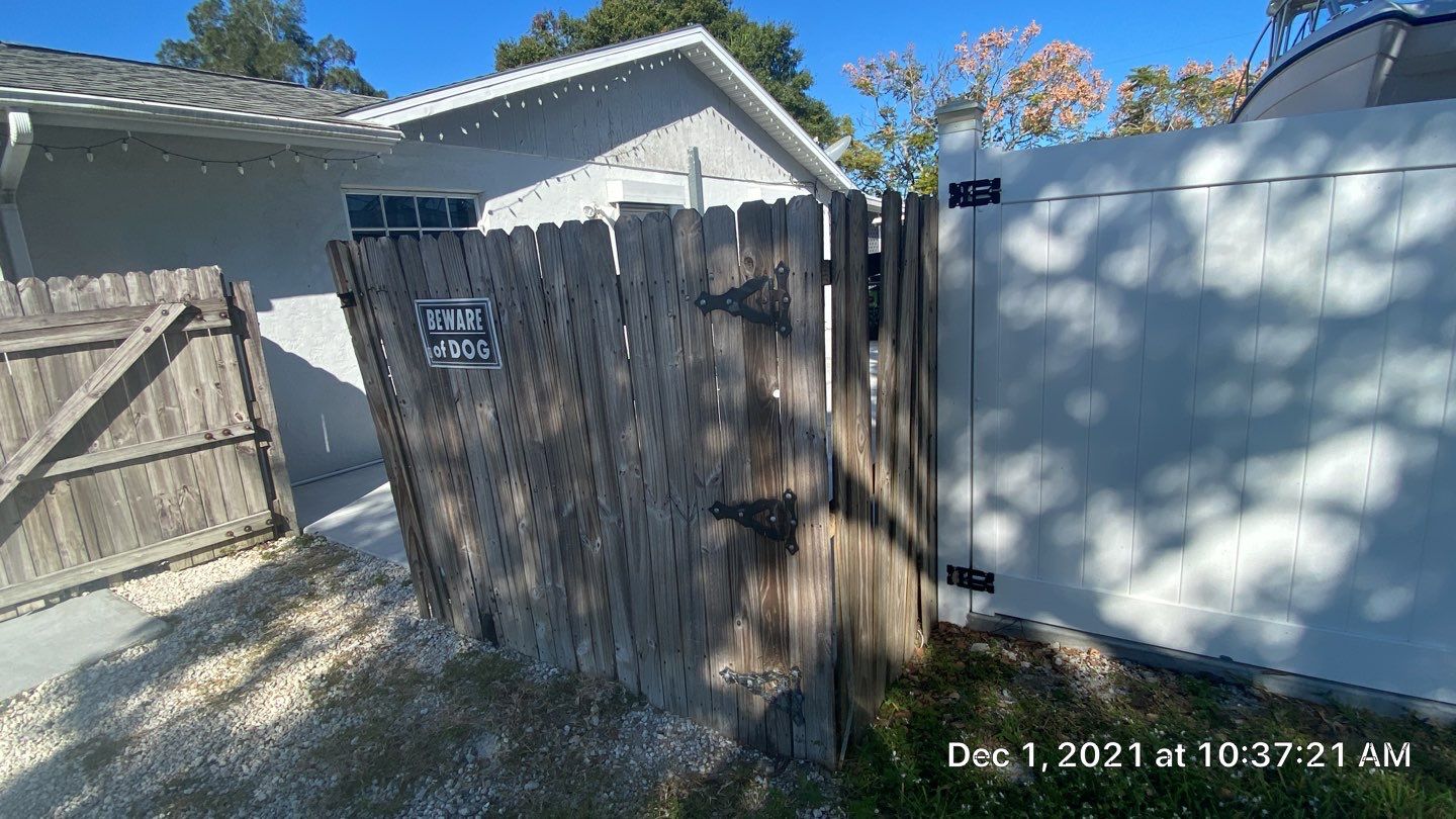 Palmetto, FL 6 ft. Tall White Vinyl Privacy Fence  by Asap fence and gates, LLC