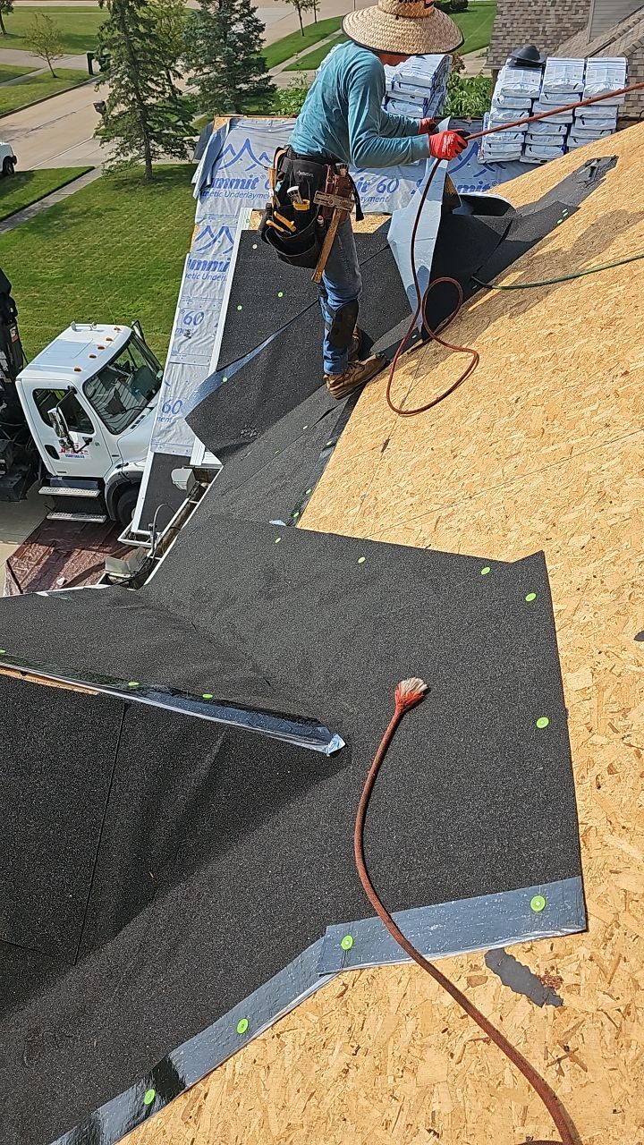 ATLAS PINNACLE COLOR: HEARTHSTONE by Eagle Eye Roofing