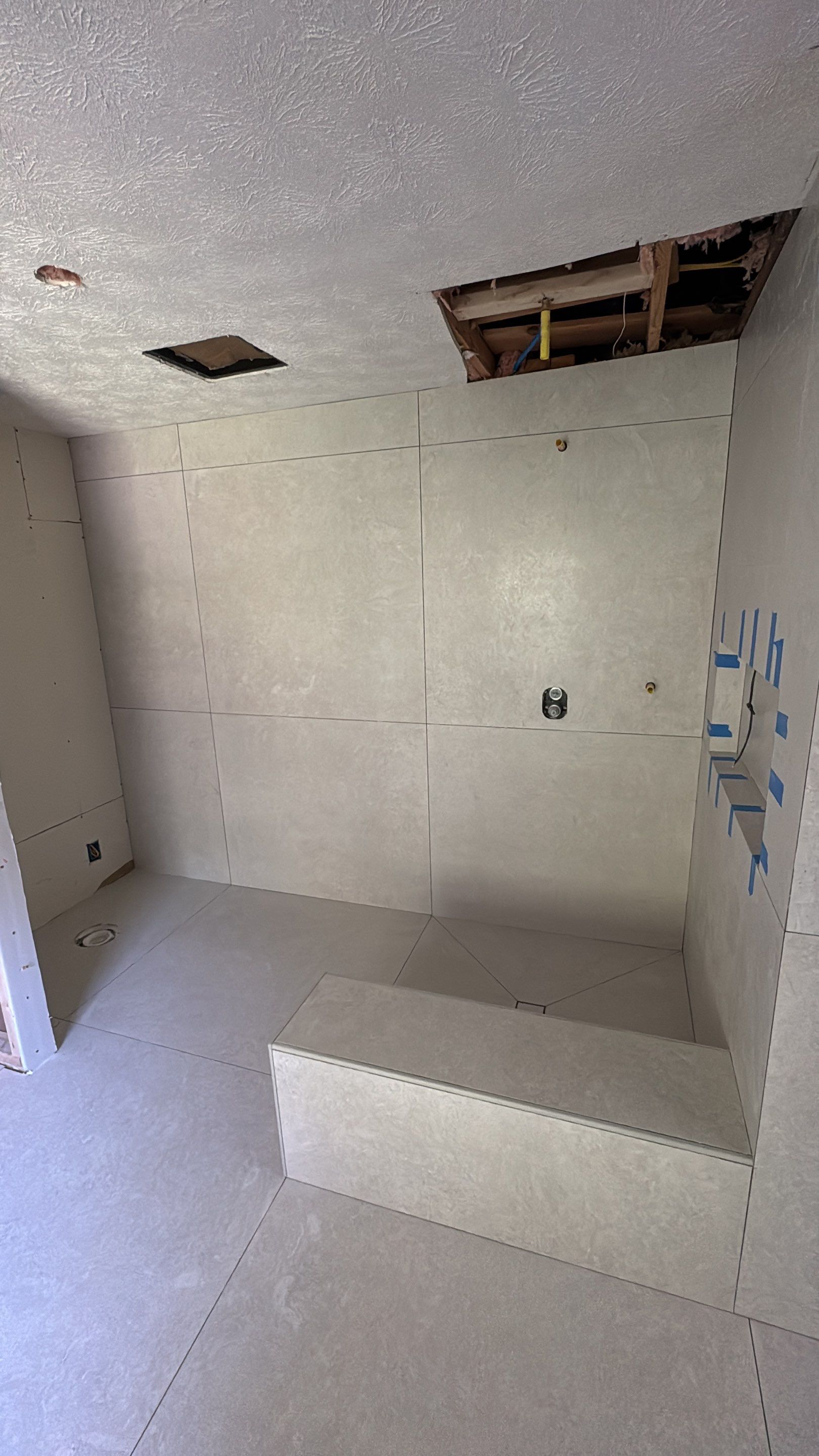 Master bathroom remodel by Prudencio