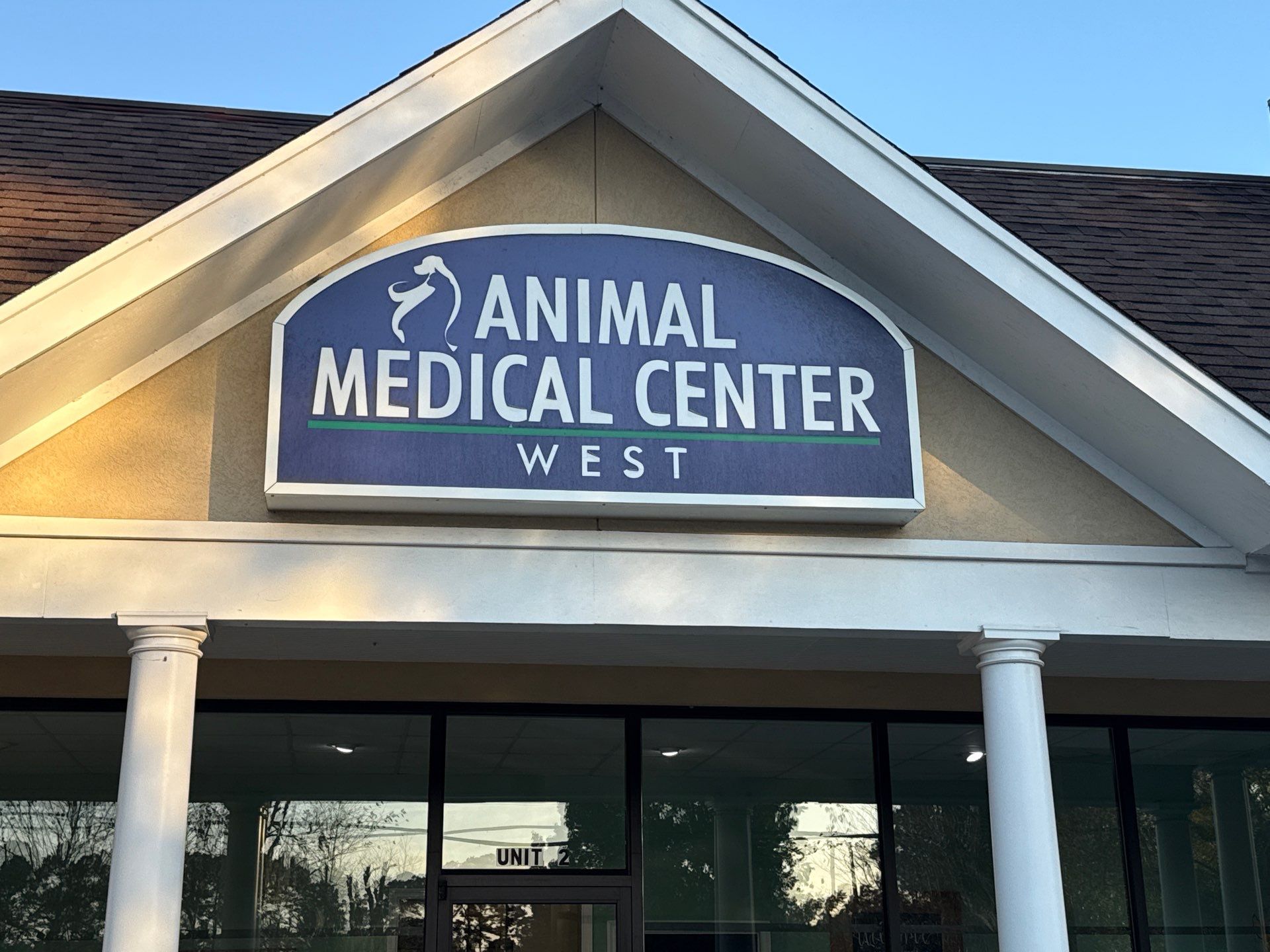 Veterinary Surgical light by Selectric LLC