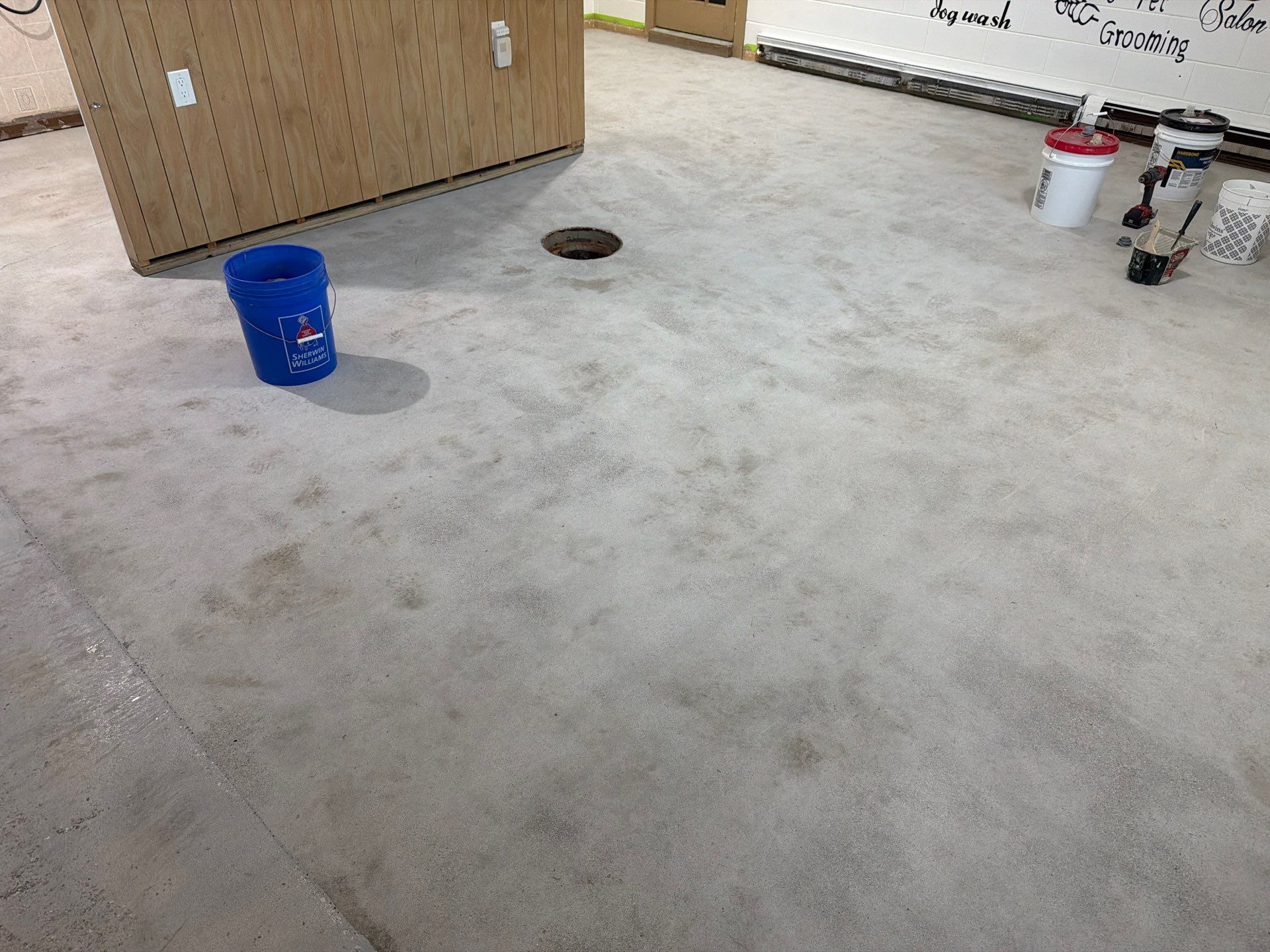 Durable Epoxy Flake Floor for Dog Grooming Studio – Norton Shores, MI by Gordon Painting