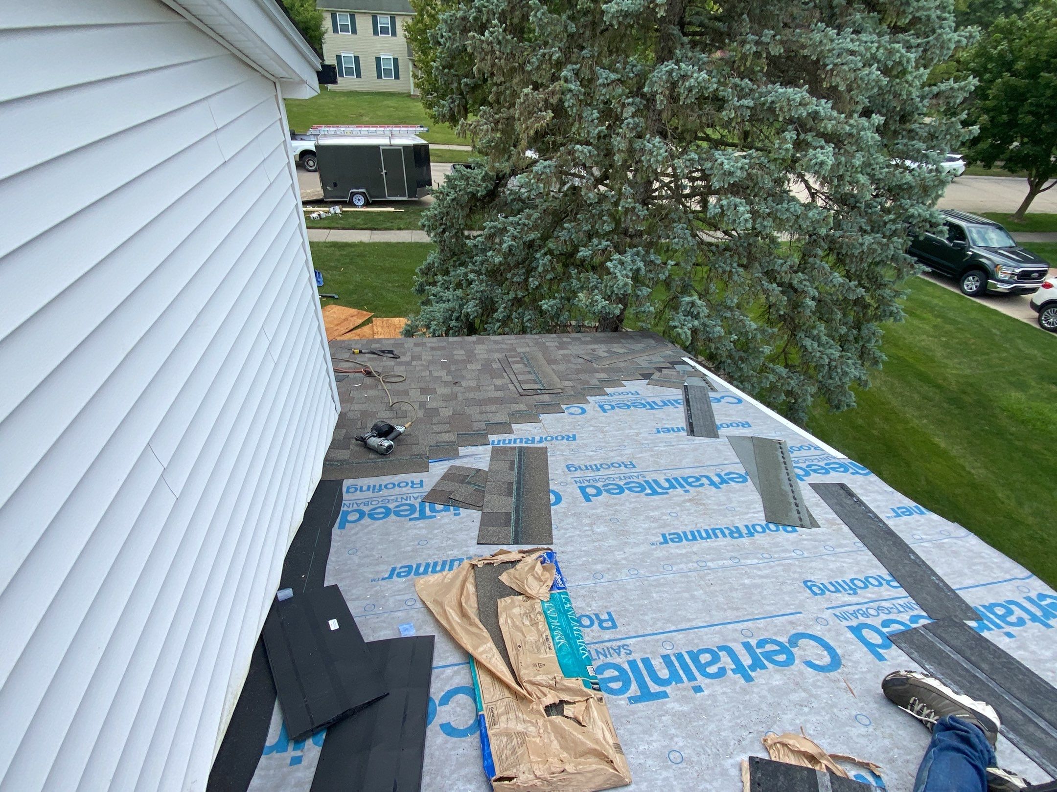 Roof Replacement using CertainTeed Landmark by 180 Contractors
