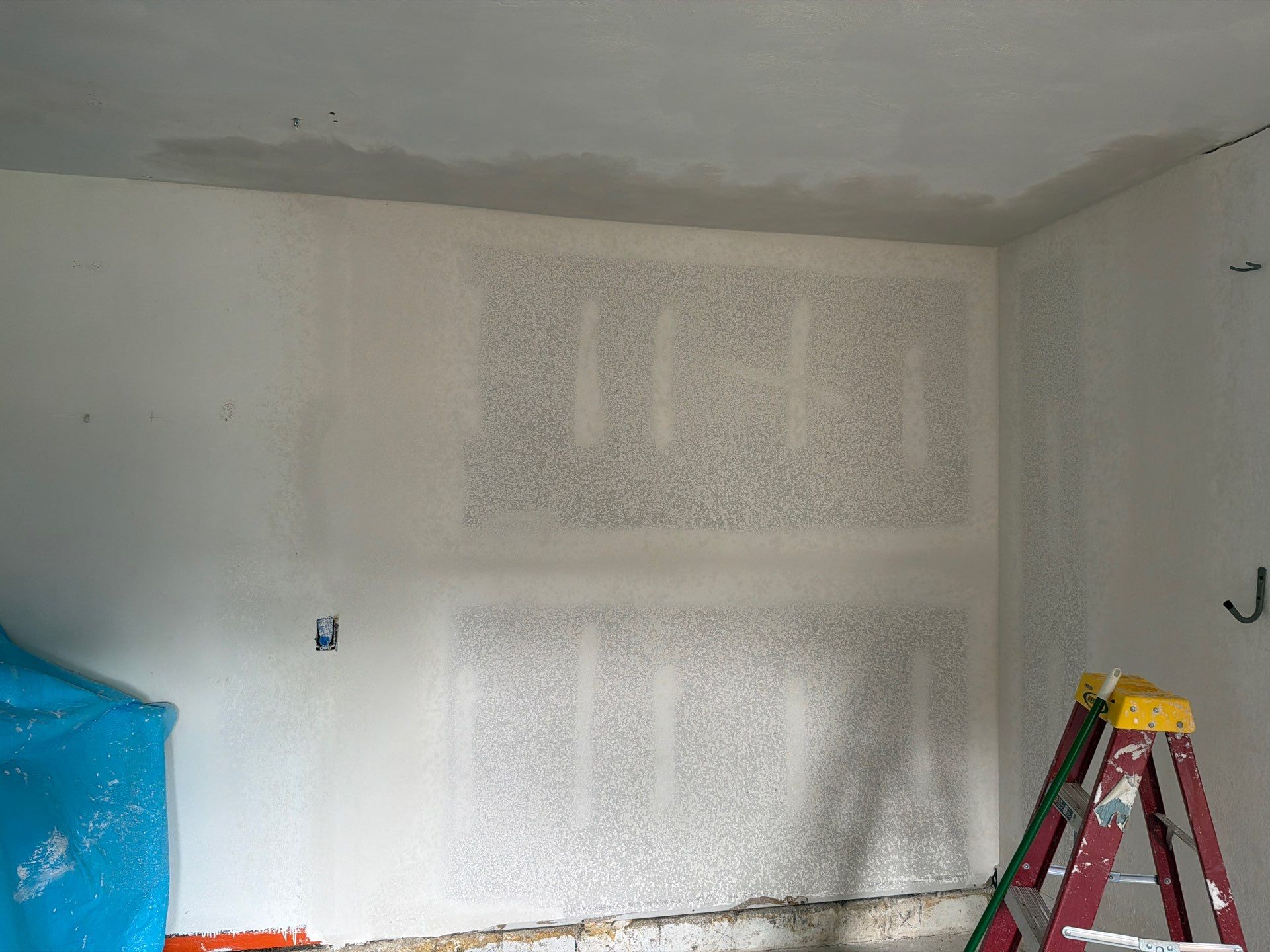 Residential - Virginia Beach  by Rodriguez Drywall And Paint 