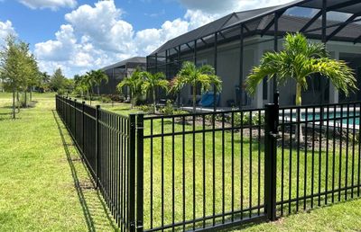 Aluminum Fence Installation using 3 Rail Aluminum Fence