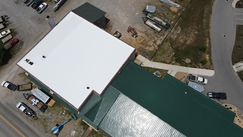 Project by Commercial Roofing Pros  by Commercial Roofing Pros 