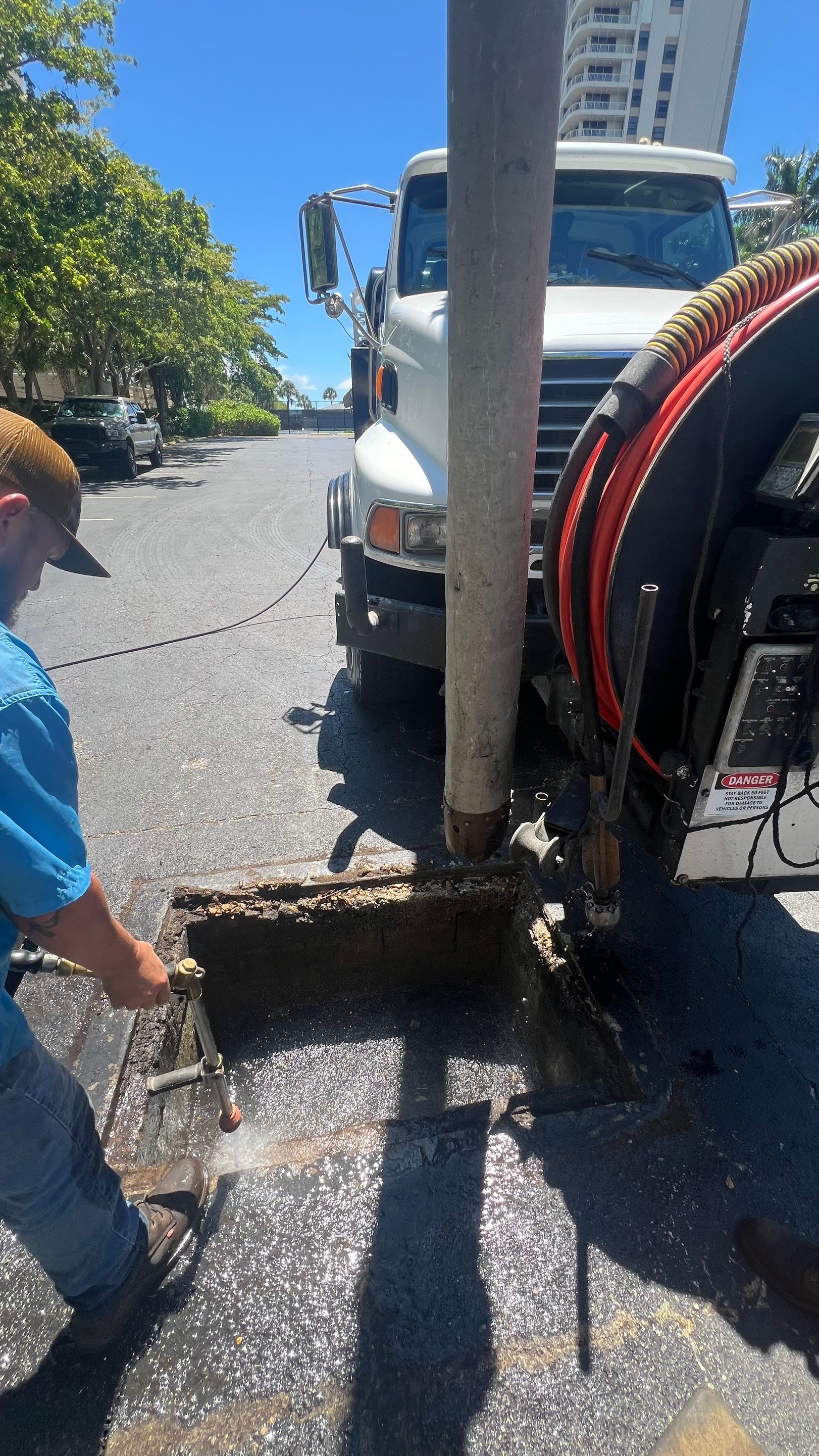 Marco Island Condo Stormwater System Maintenance and Standing Water Removal by APS Power & Water