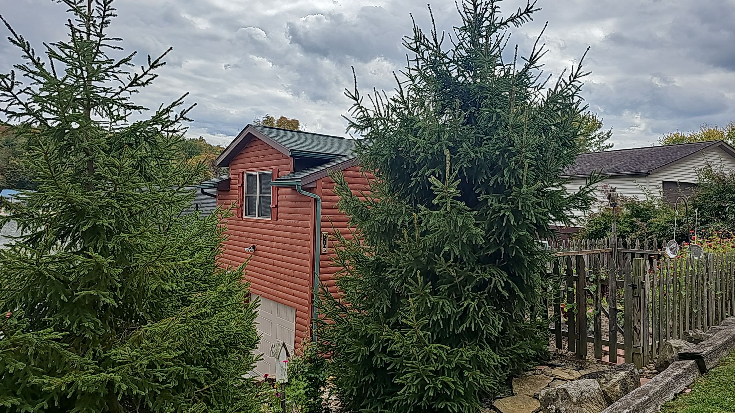 Alpha Rib, Color: Ivy Green by Eagle Eye Roofing