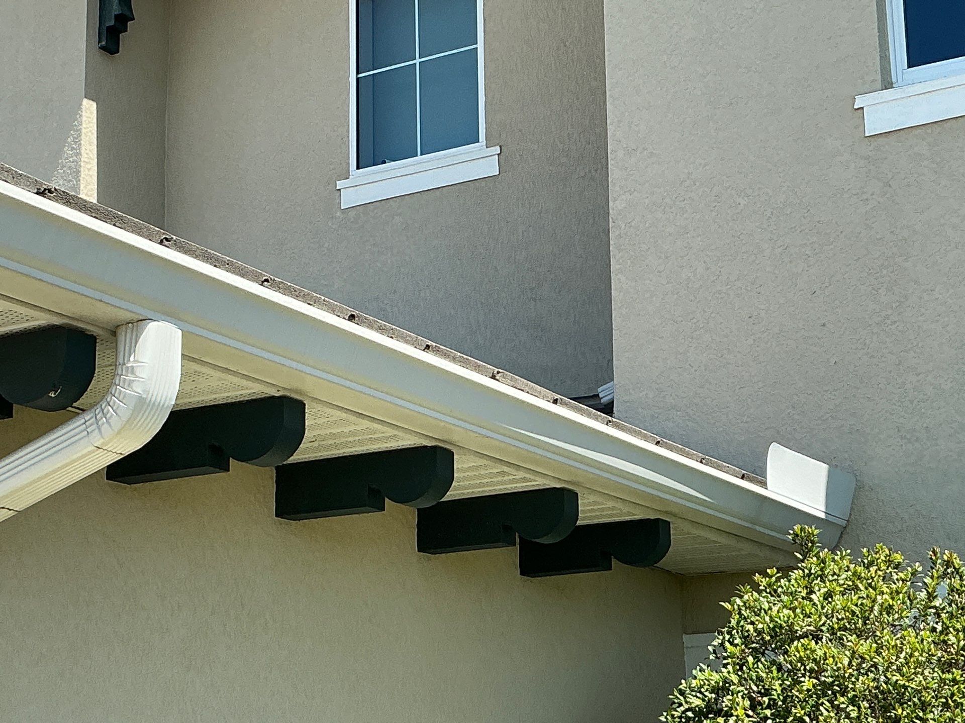 Residential Seamless Gutter Replacement in Bradenton FL by Gutter Professors