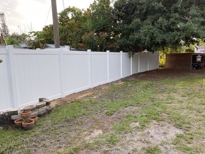 Bradenton, FL 6ft. Tall White Vinyl Privacy Fence 