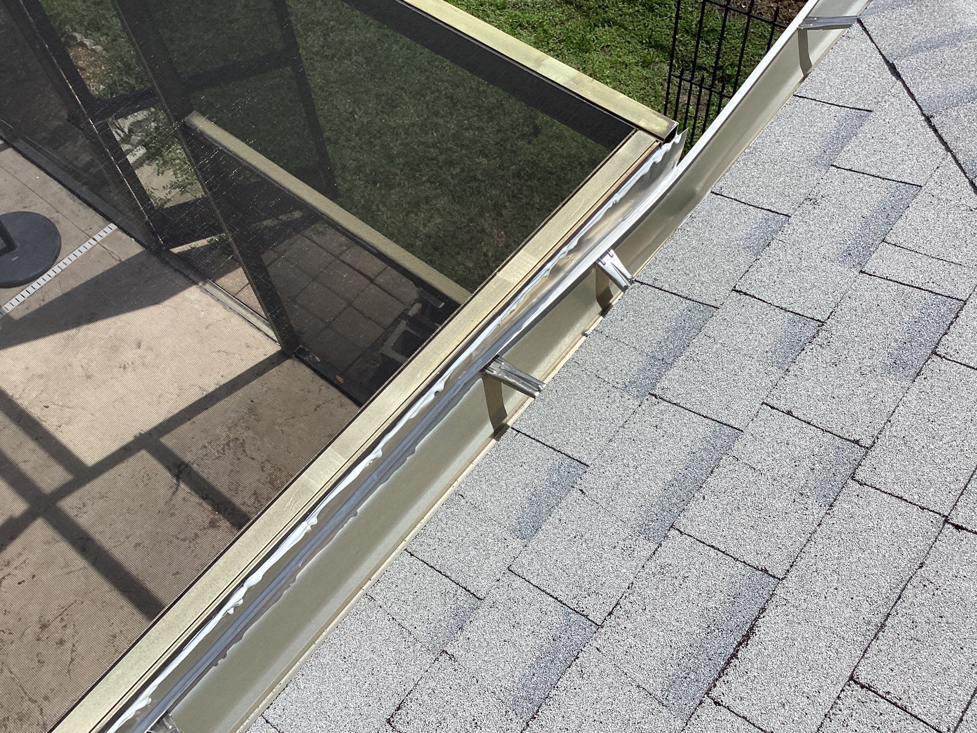 White Seamless Gutters and Splash Guards in Fort Myers FL by Gutter Professor by Gutter Professors