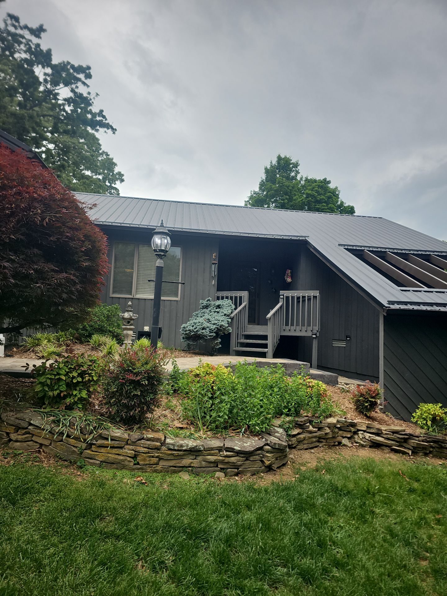 Miles Residence by Omnia Roofing