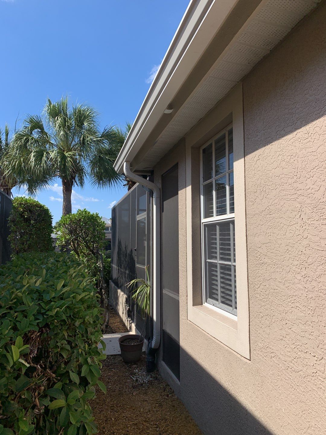 6-Inch Seamless Gutters in Fort Myers FL by Gutter Professor by Gutter Professors