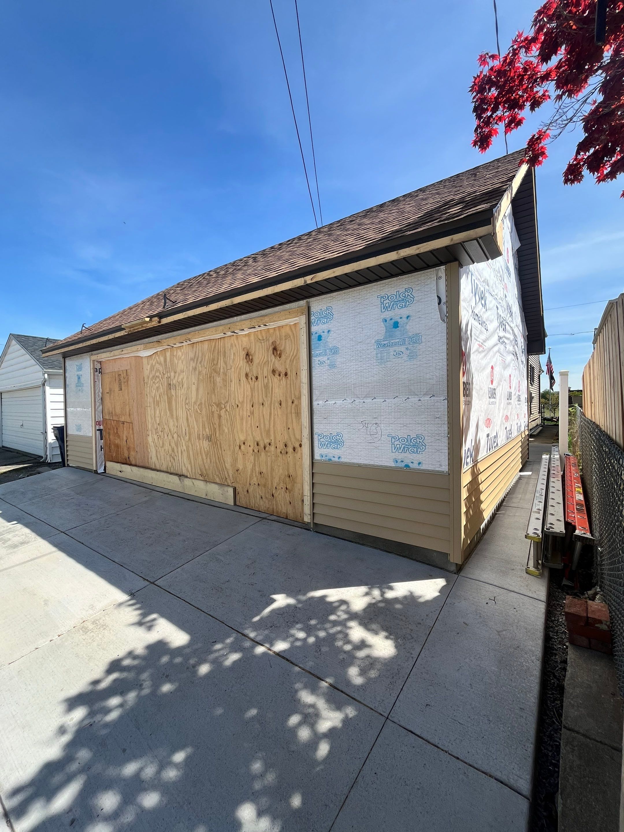 Garage by Ivy Lea Construction