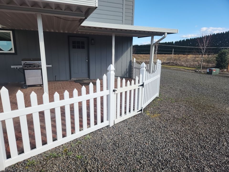 Vinyl Fence Wash using Soft wash solution by Willamette Outdoor Wash LLC