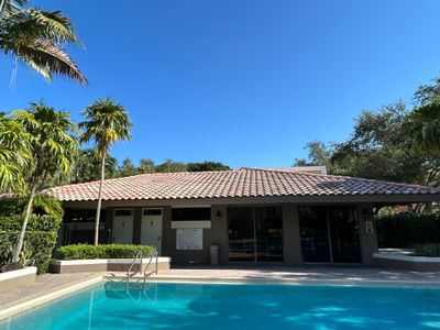 CLUB HOUSE