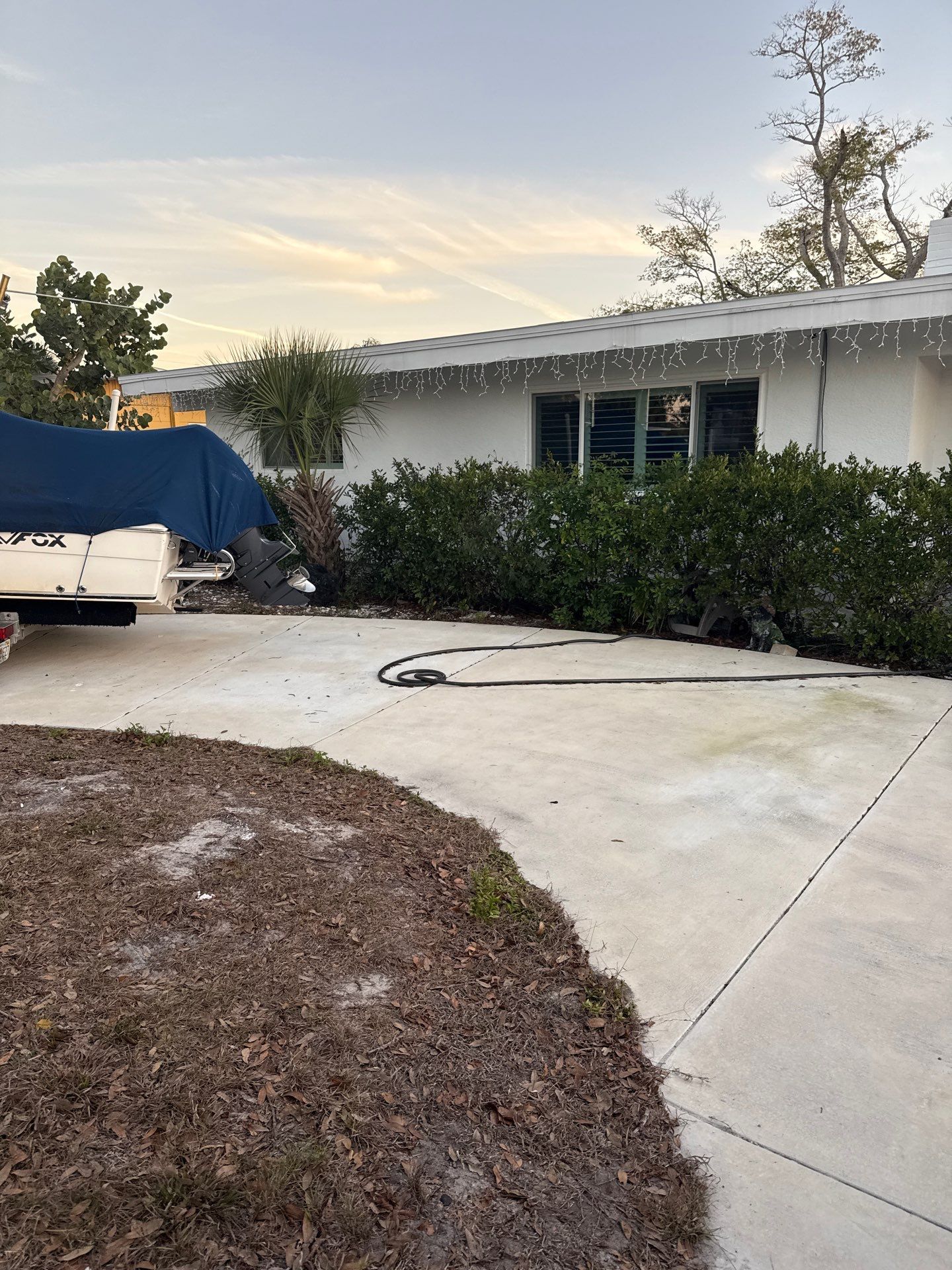 6 Inch Seamless Gutters using K-Style Gutters in Saint Petersburg FL by Gutter Professors