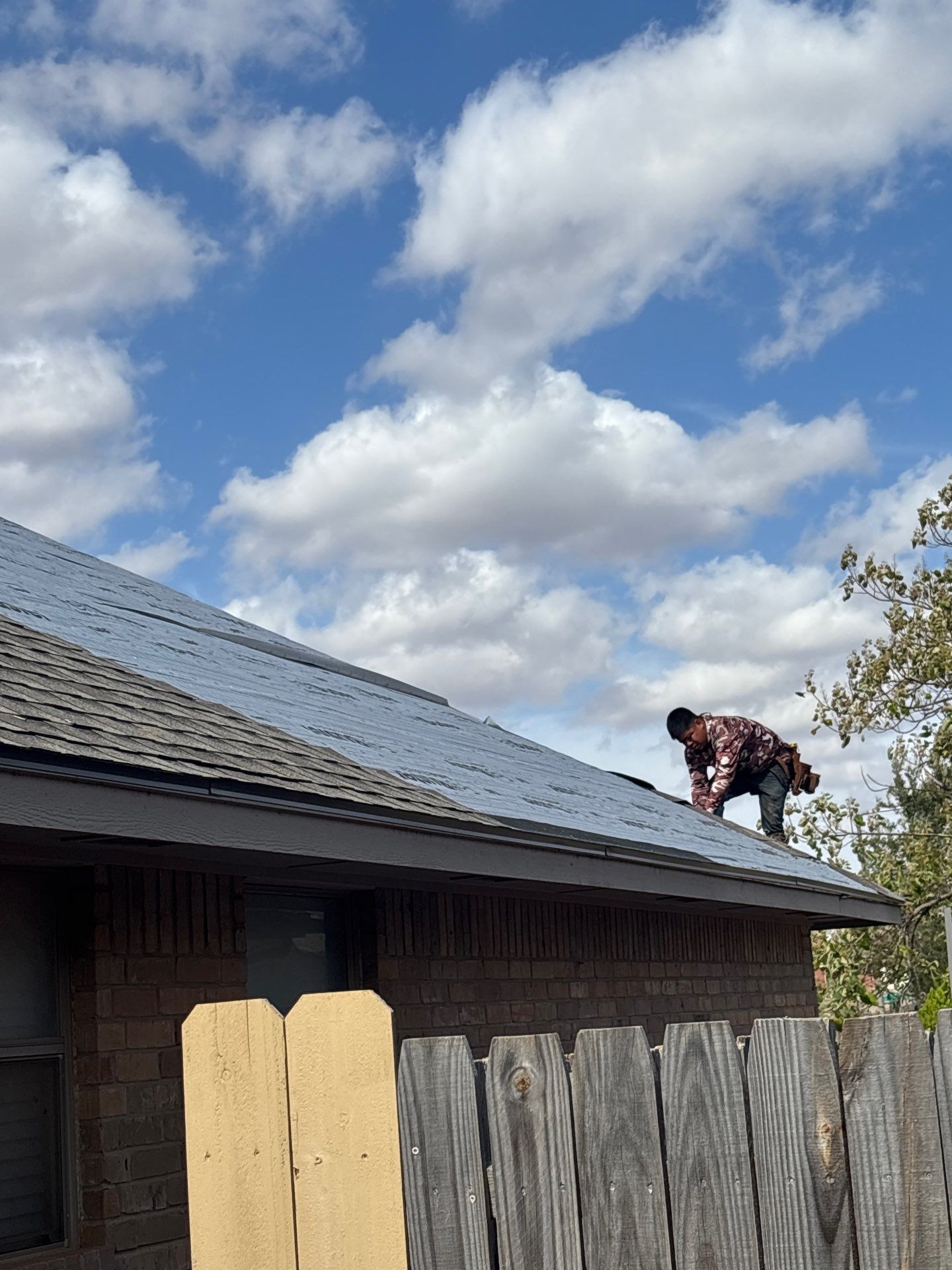 GAF - Weatherwood by Frontline Roofing and Construction