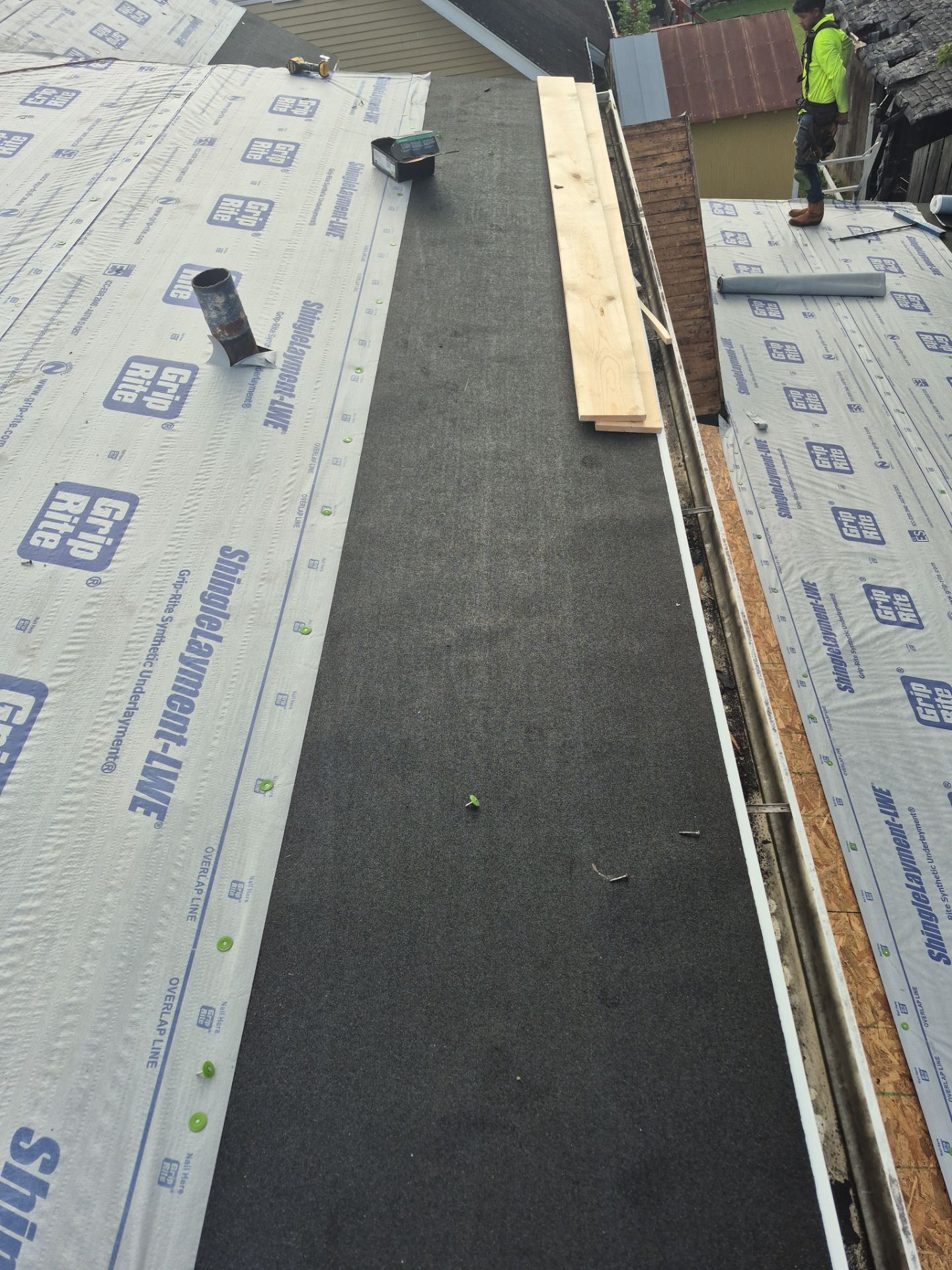IKO Dynasty Granite Black Roof Replacement – Nitro WV by Mr. Roofer