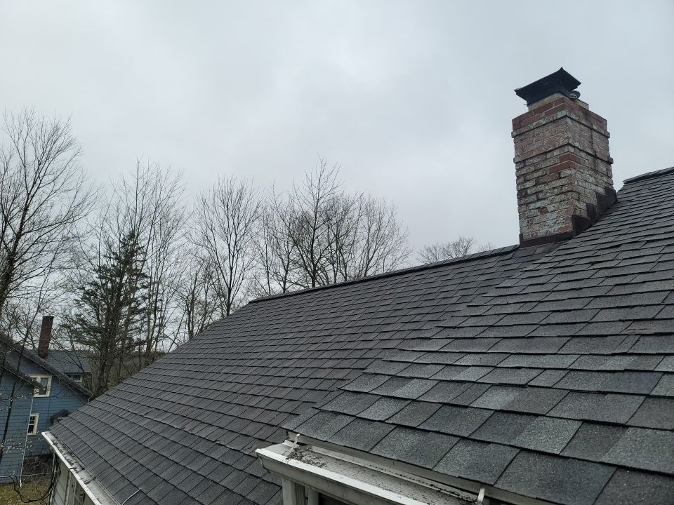 ATLAS PINNACLE COLOR: HEARTHSTONE DRIP EDGE: WHITE by Eagle Eye Roofing