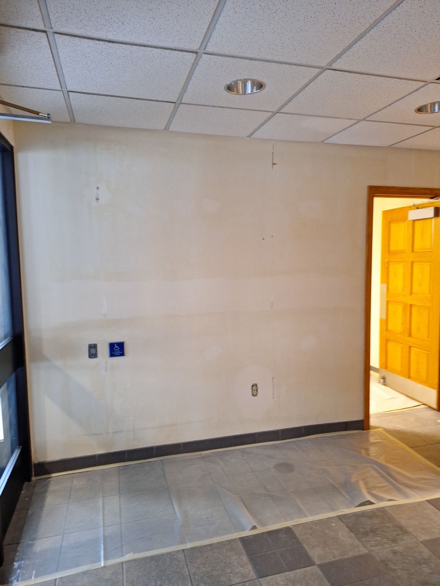Wallpaper removal and Painting by Gordon Painting