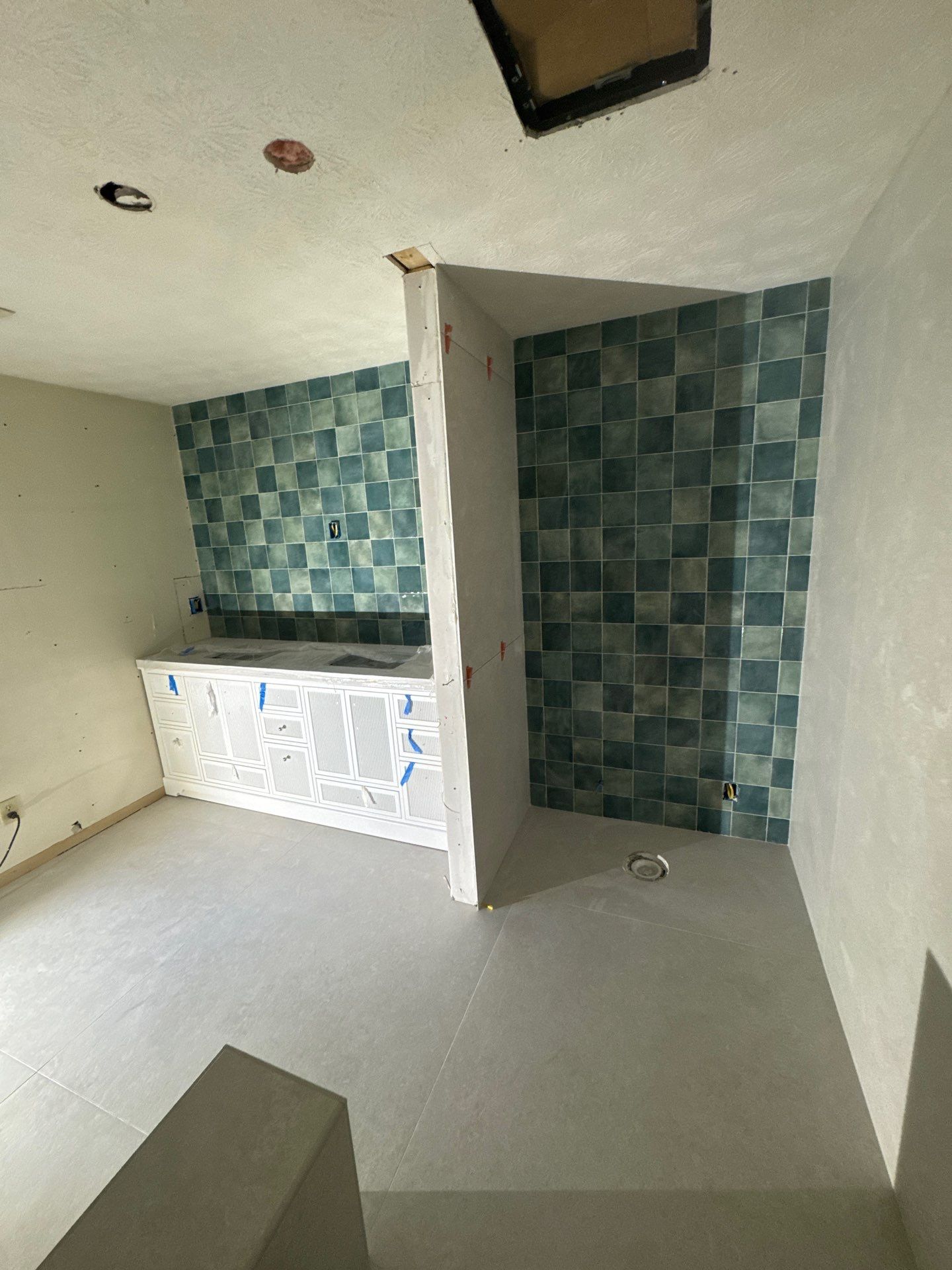 Master bathroom remodel by Prudencio