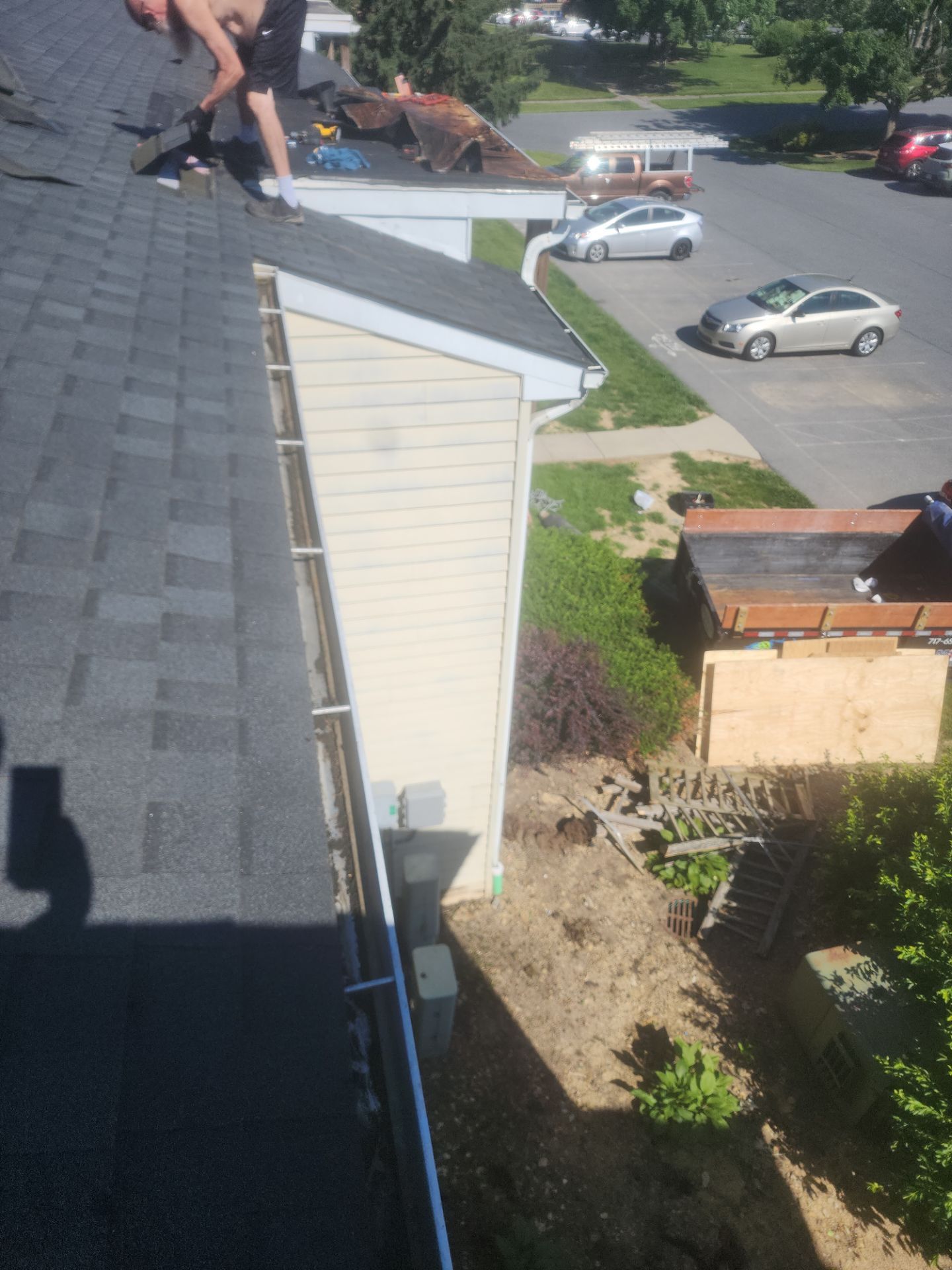 Commercial gutter cleaning Lancaster, PA after photo with clean gutters