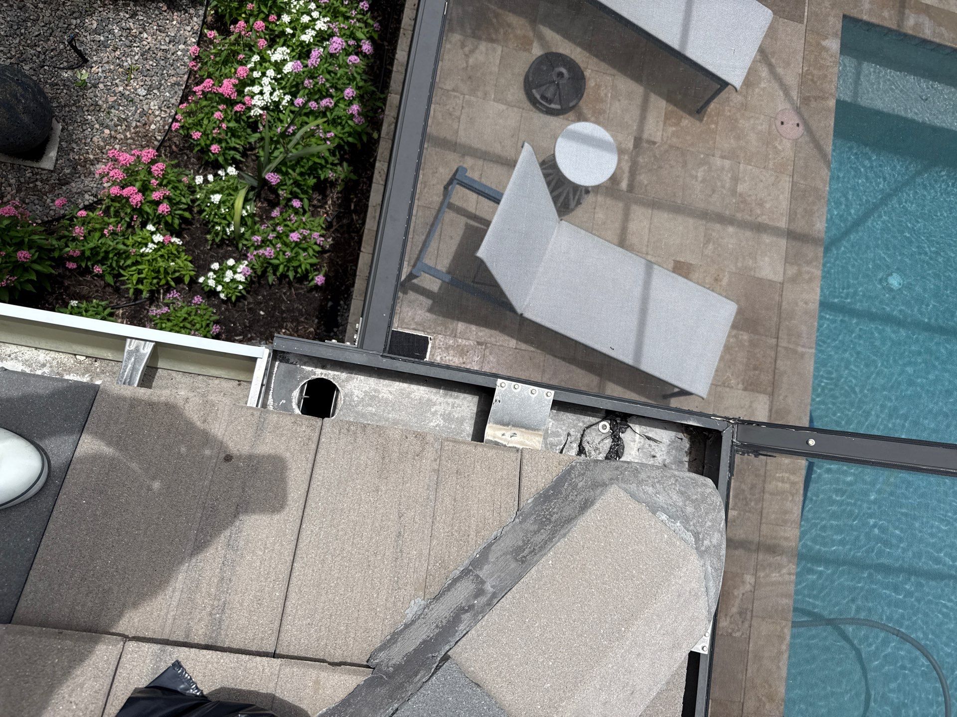 Gutter Cleaning in Winding River Community – Bradenton, FL by Sunshine AquaWash