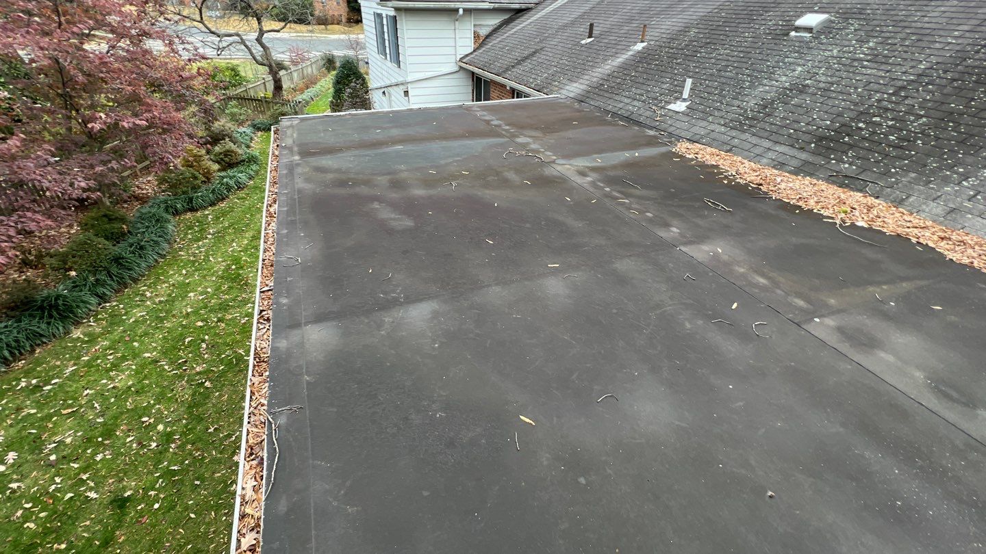 Arlington: CertainTeed Landmark Designer Shingles in Cobblestone Gray by RM Banning, Inc.