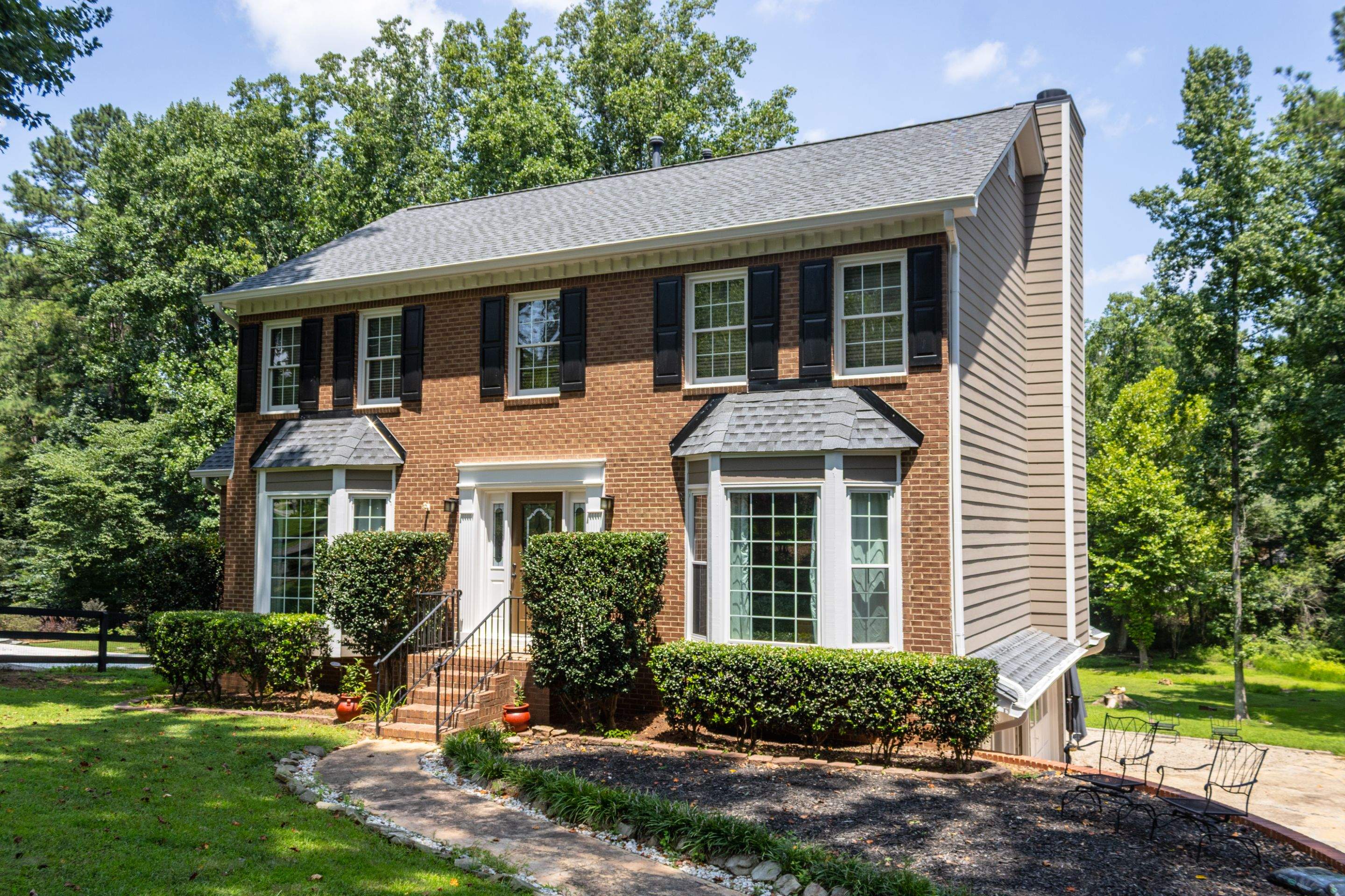 Siding Replacement and Exterior Painting using James Hardie Lap Siding and Sherwin Williams Paint by Nelson Exteriors 