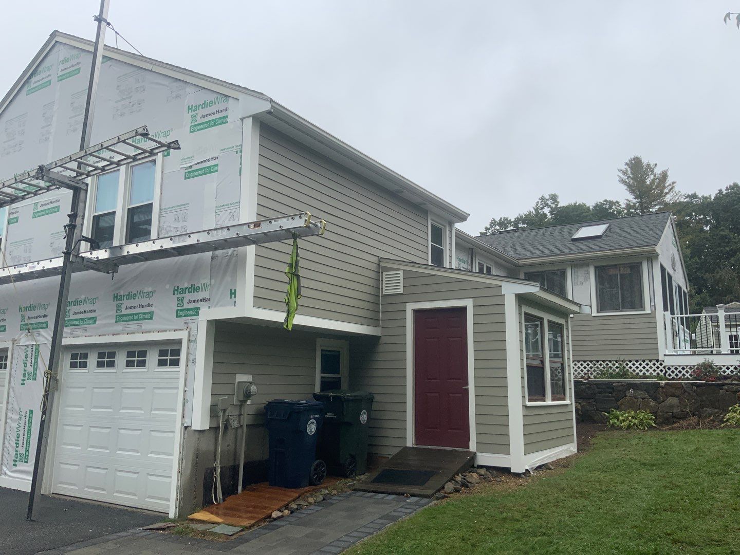 Premium James Hardie Fiber Cement Siding Installation by UBrothers Construction