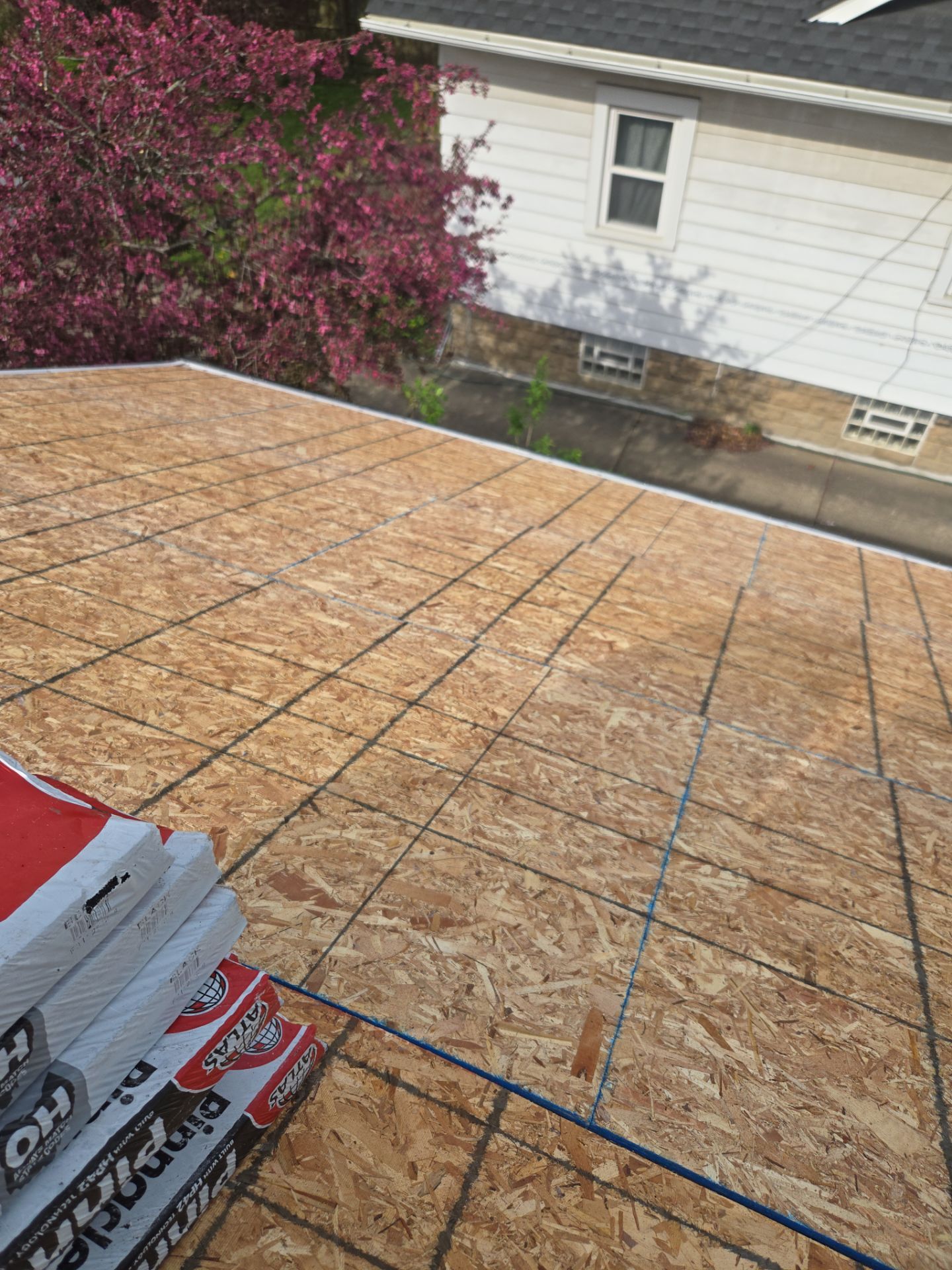 Angela S: Atlas Pinnacle, Color, Black Shadow, Drip Edge, Color, White by Eagle Eye Roofing