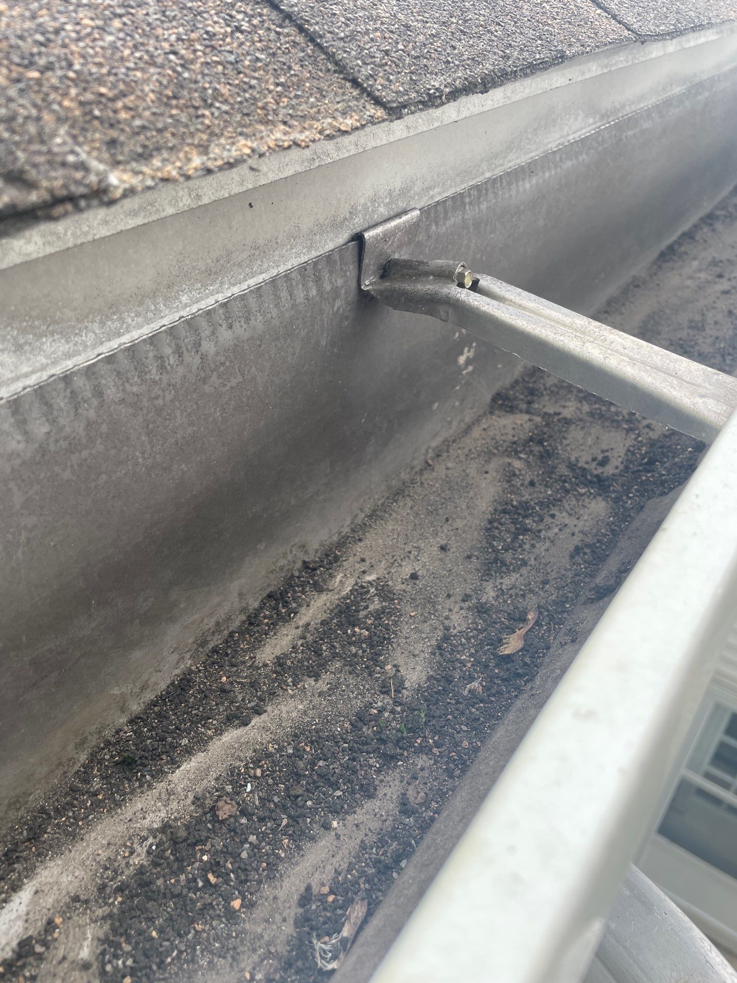 Commercial gutter cleaning Harrisburg, PA after photo with clean gutters