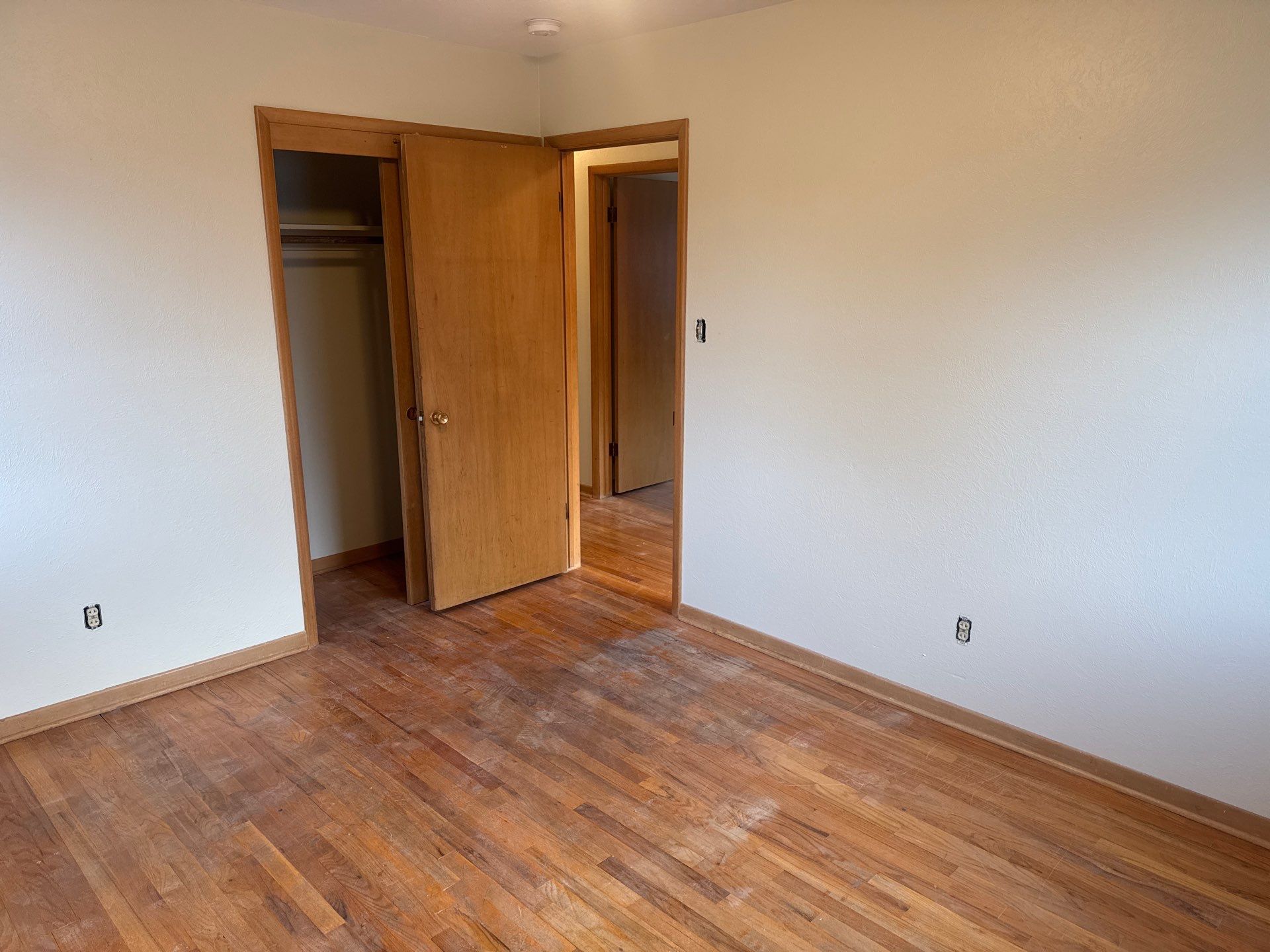 Full Interior Repaint to put the house up for sale by Midwest Paint LLC