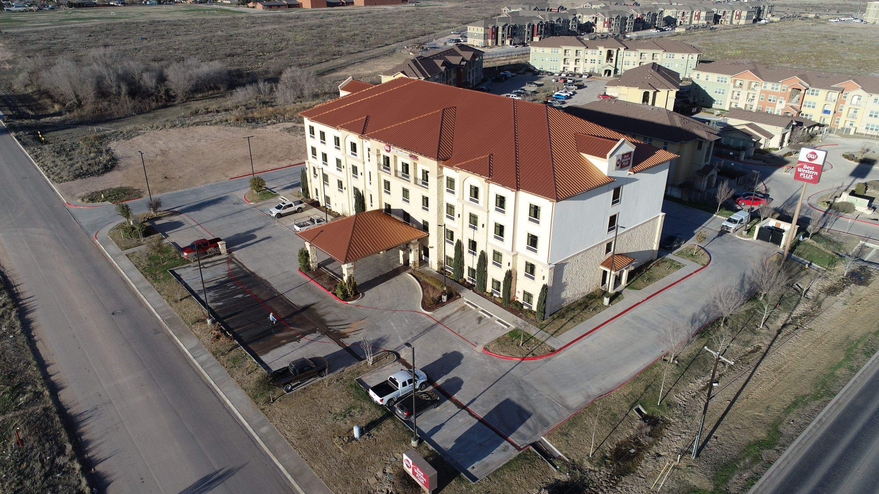 Commercial Roof Replacement for Best Western using Standing Seam Roofing - Midland, TX by Roof Experts