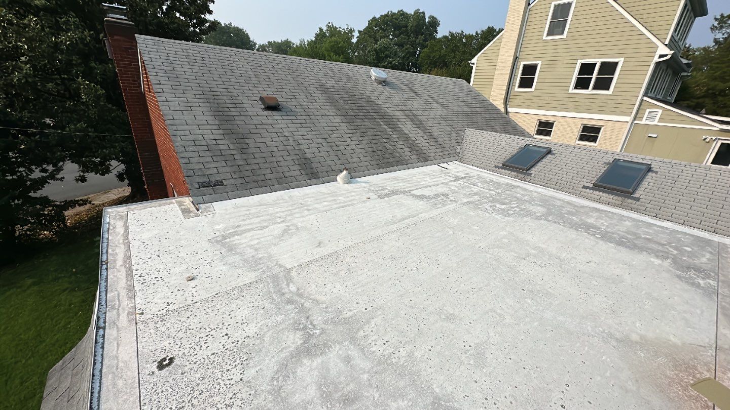 Arlington: CertainTeed Landmark Designer Shingles in Colonial Slate by RM Banning, Inc.