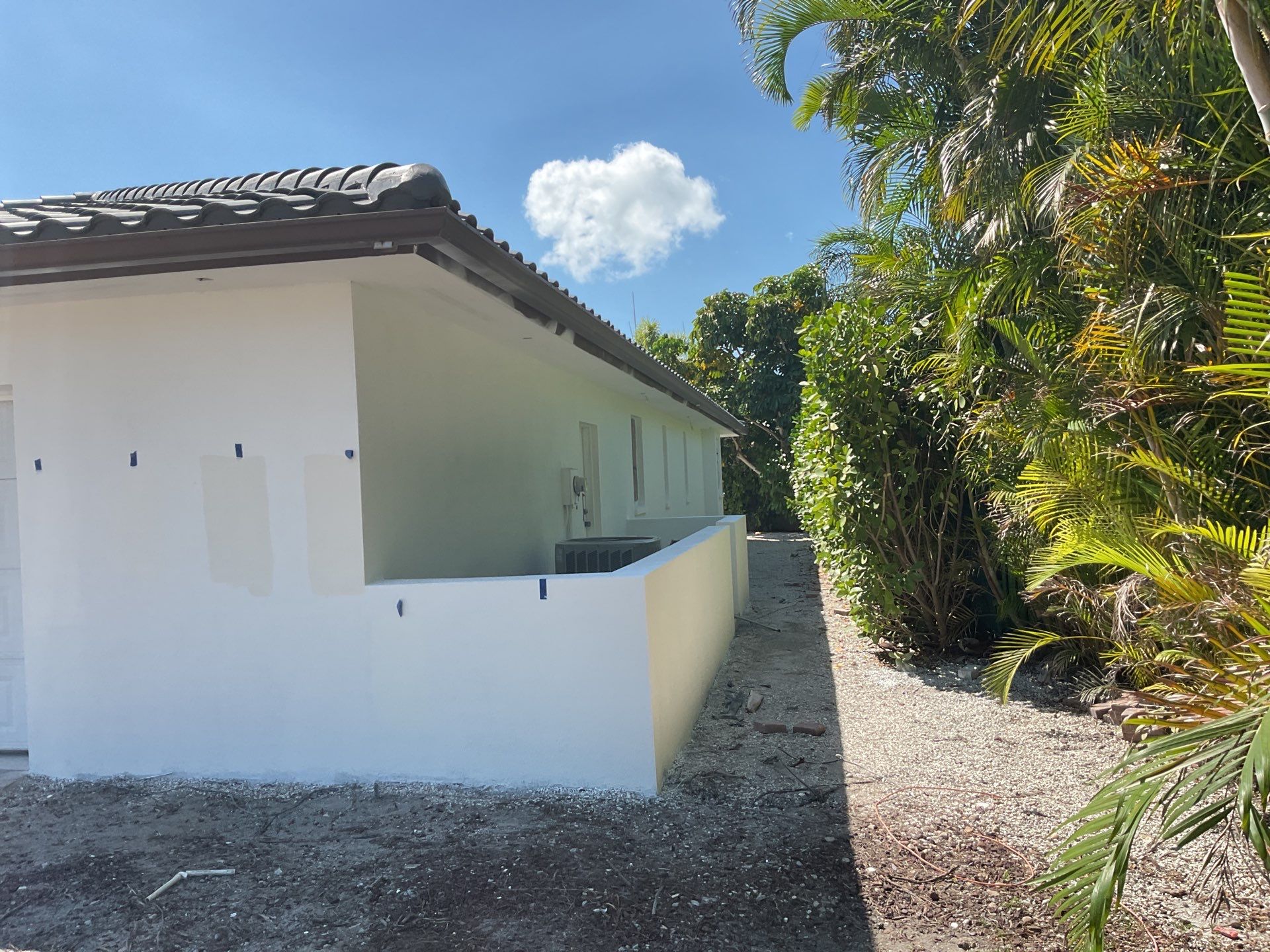 6 Inch Seamless Gutters using bronze gutters in Sarasota FL by Gutter Professors