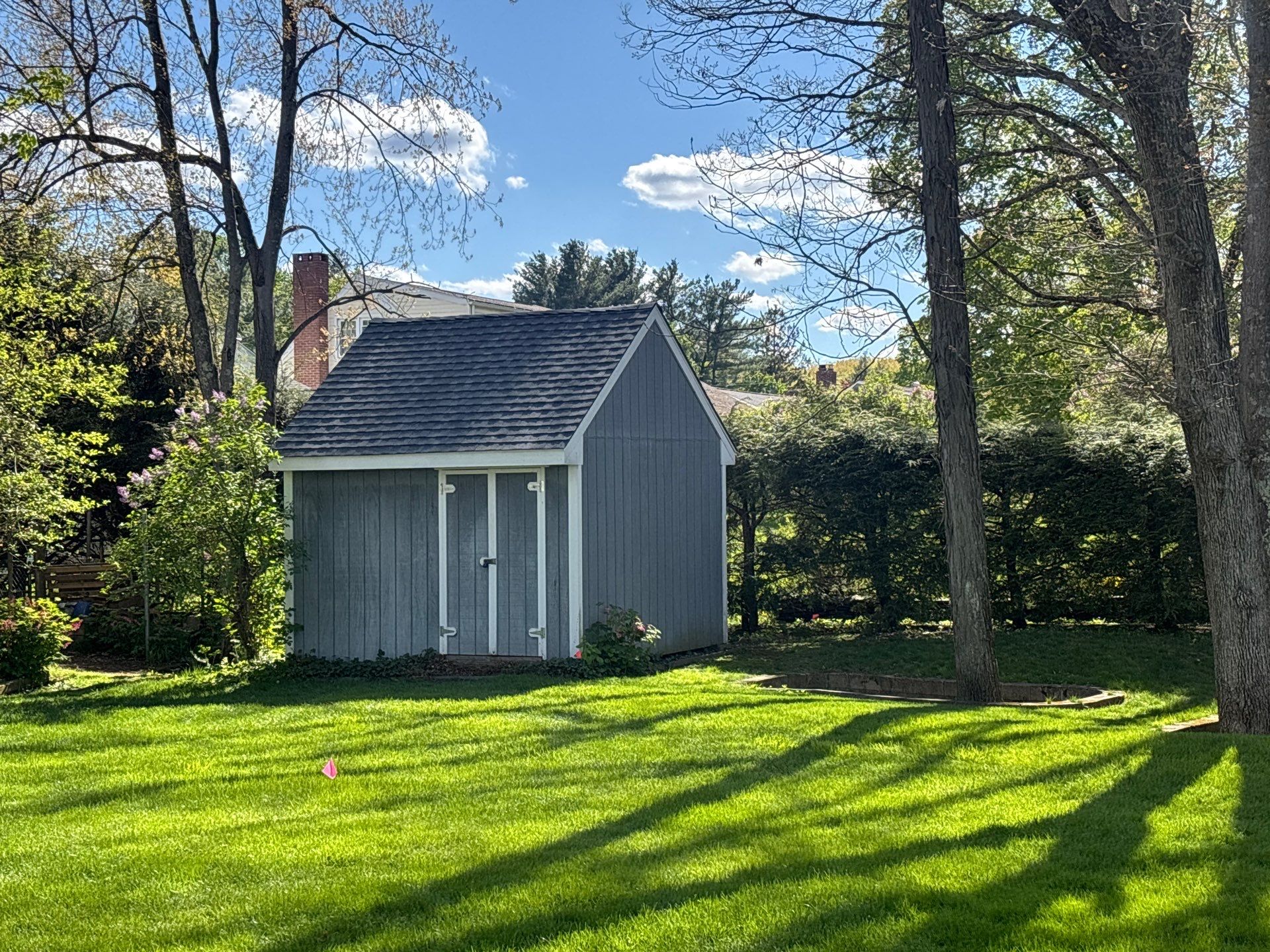 Gorgeous newly shingled home gets the DiGiorgi touch! by DiGiorgi Roofing and Siding Inc