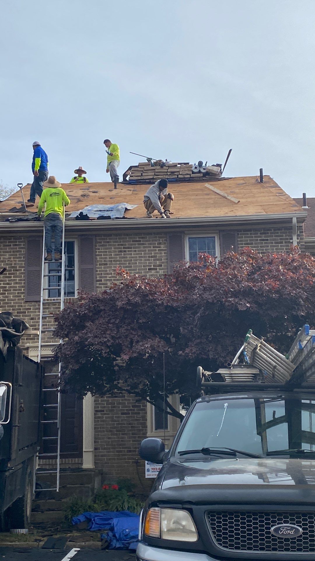 Springfield: Residential Roof Replacement with CertainTeed Landmark Pro in Max Def Burnt Sienna by RM Banning, Inc.