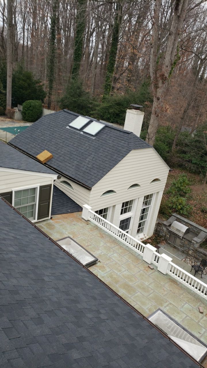 McLean: Certainteed Landmark Pro Designer Shingles in Max Def Charcoal Black by RM Banning, Inc.