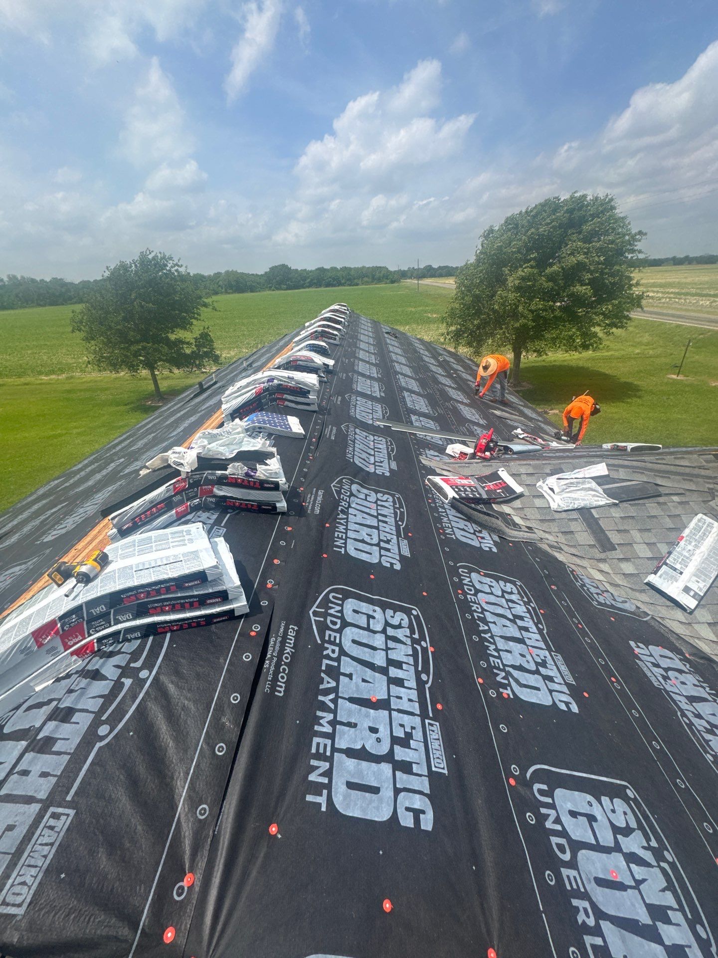 Roof Replacement louise by Roof Repair Company